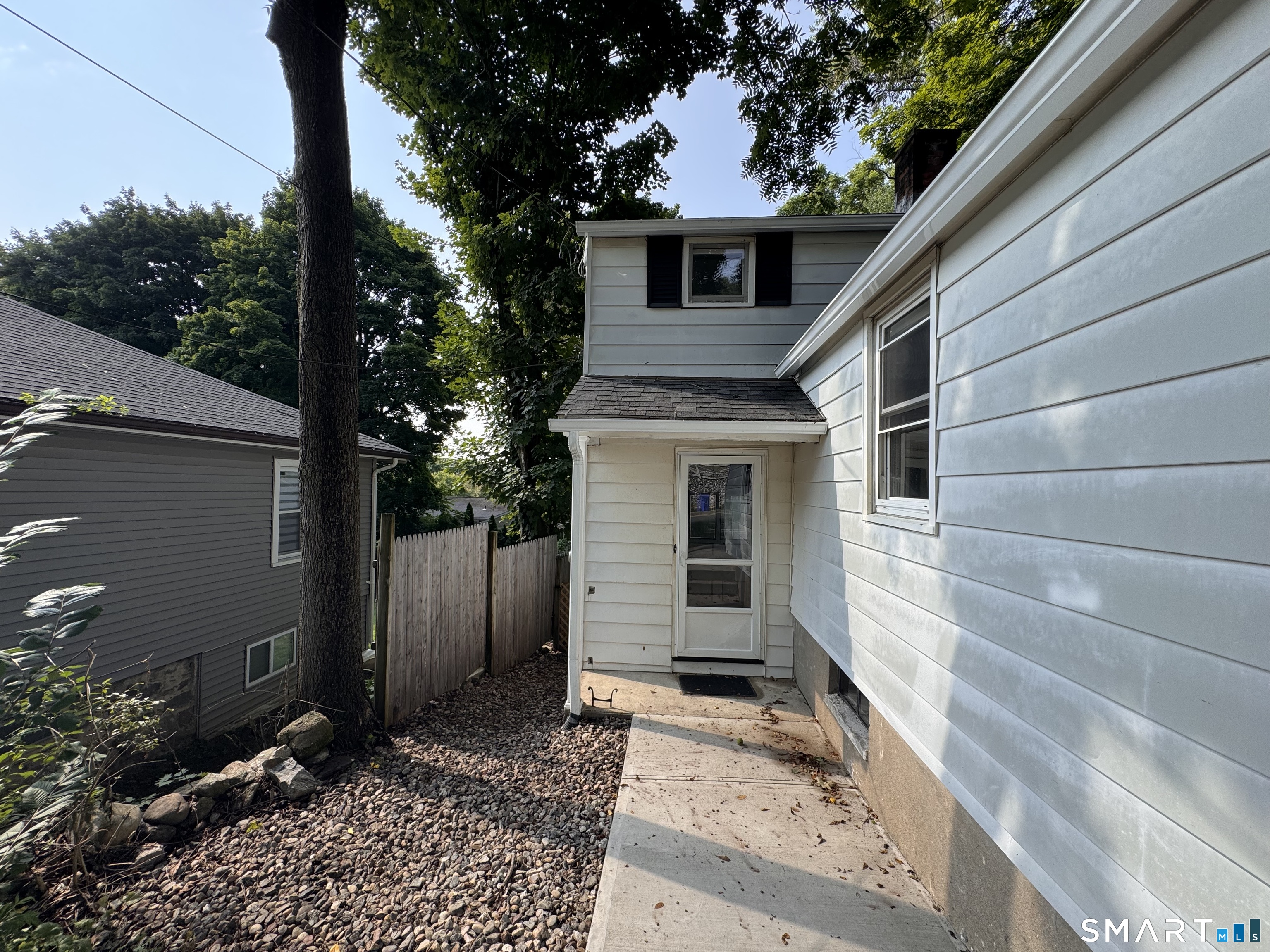 144 Sunnyside Avenue Property Photo 4