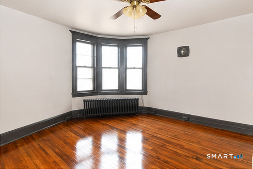 2341 Barnum A Avenue Property Photo 4