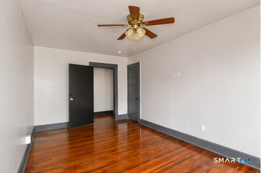 2341 Barnum A Avenue Property Photo 5