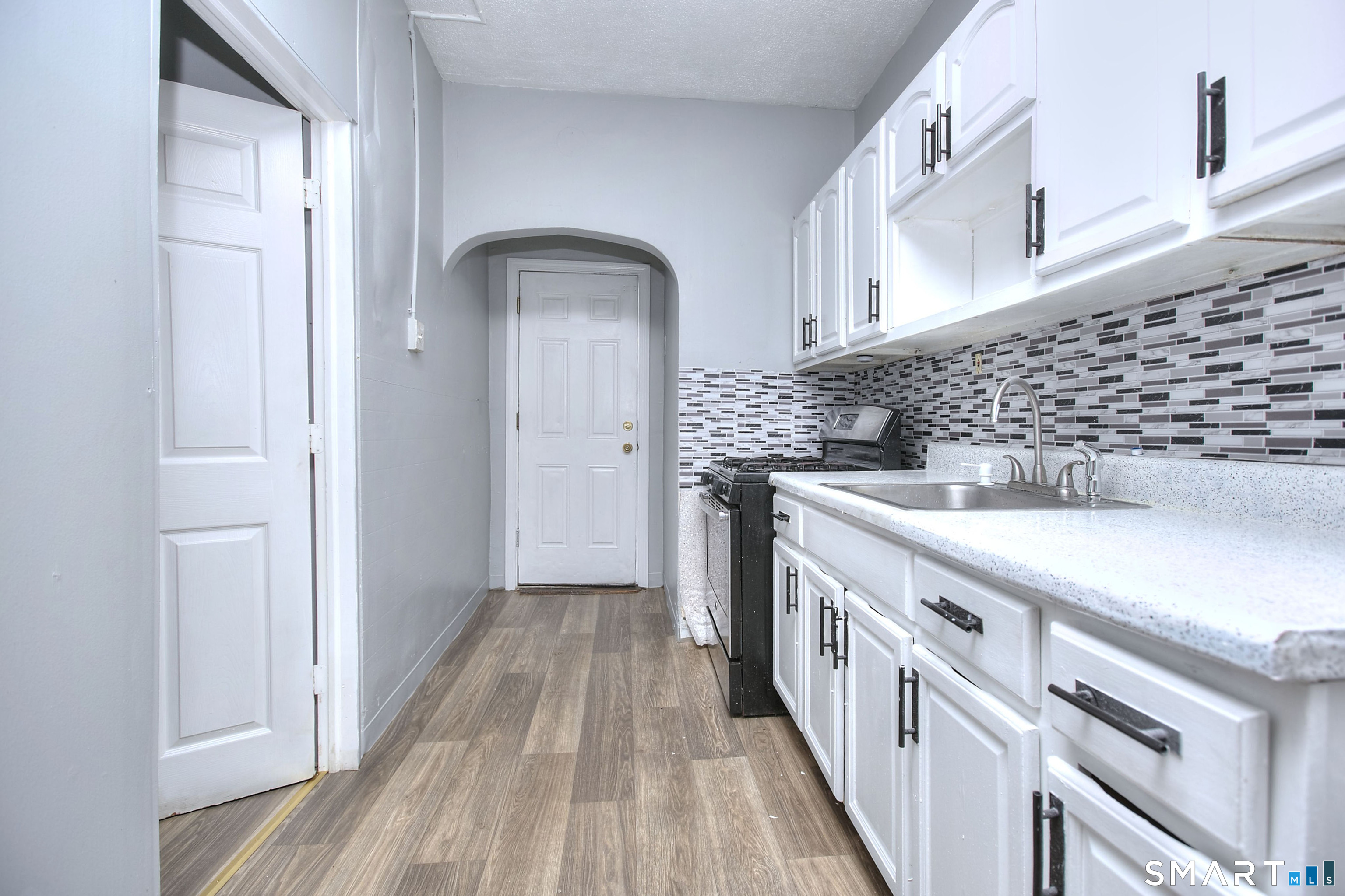 41-43-45 Taft Avenue Property Photo 7