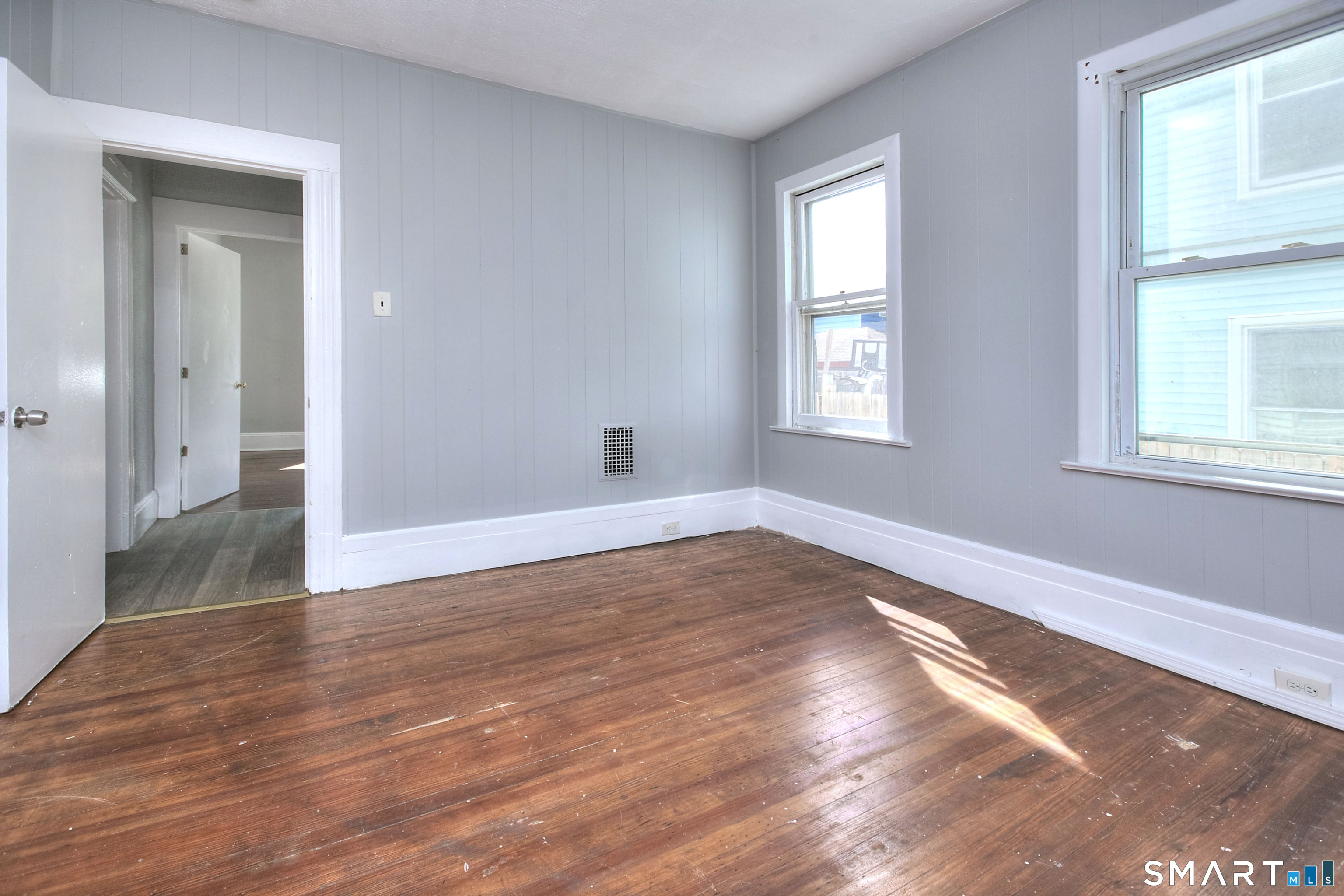 41-43-45 Taft Avenue Property Photo 9
