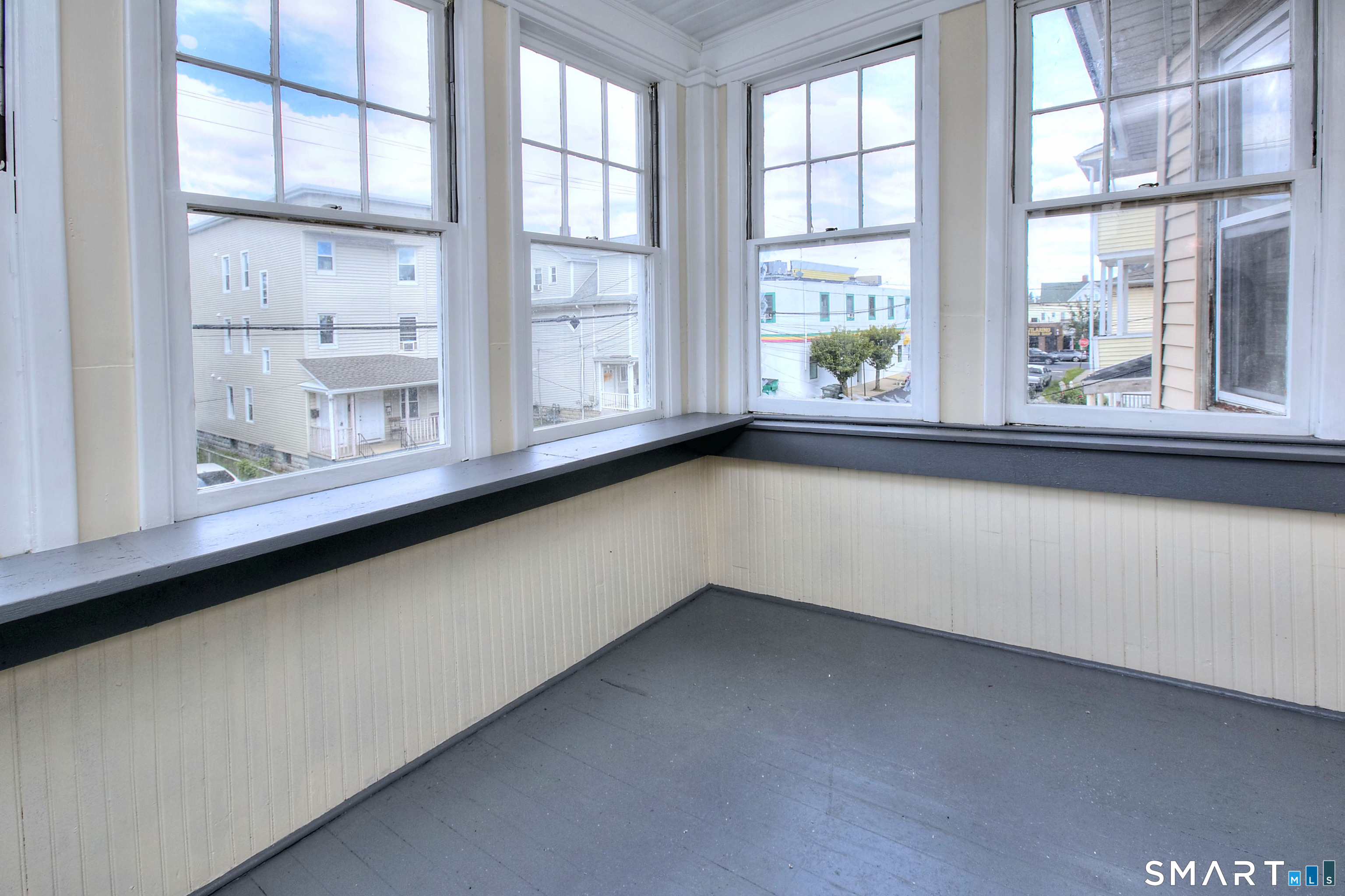41-43-45 Taft Avenue Property Photo 11