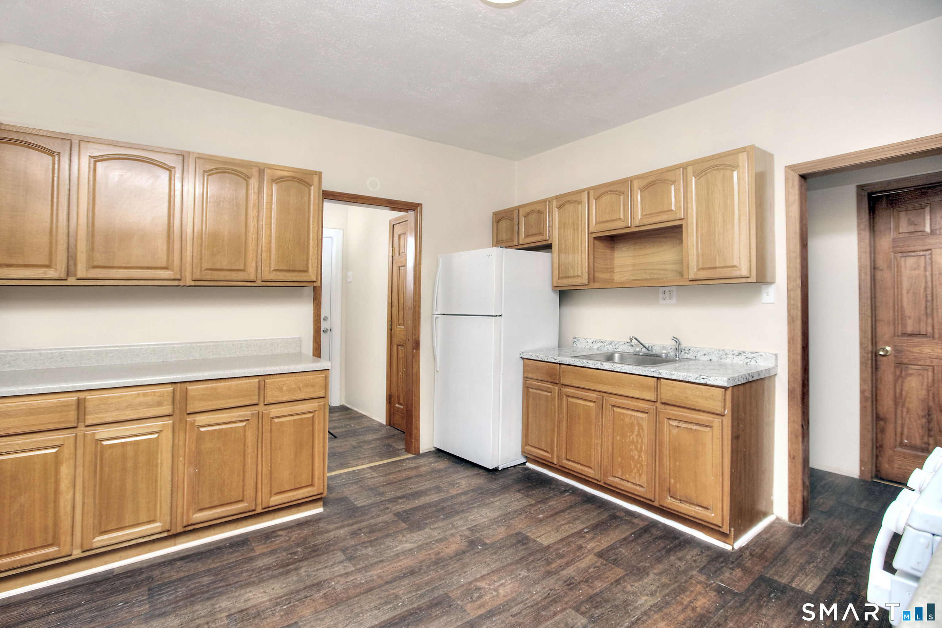 41-43-45 Taft Avenue Property Photo 16
