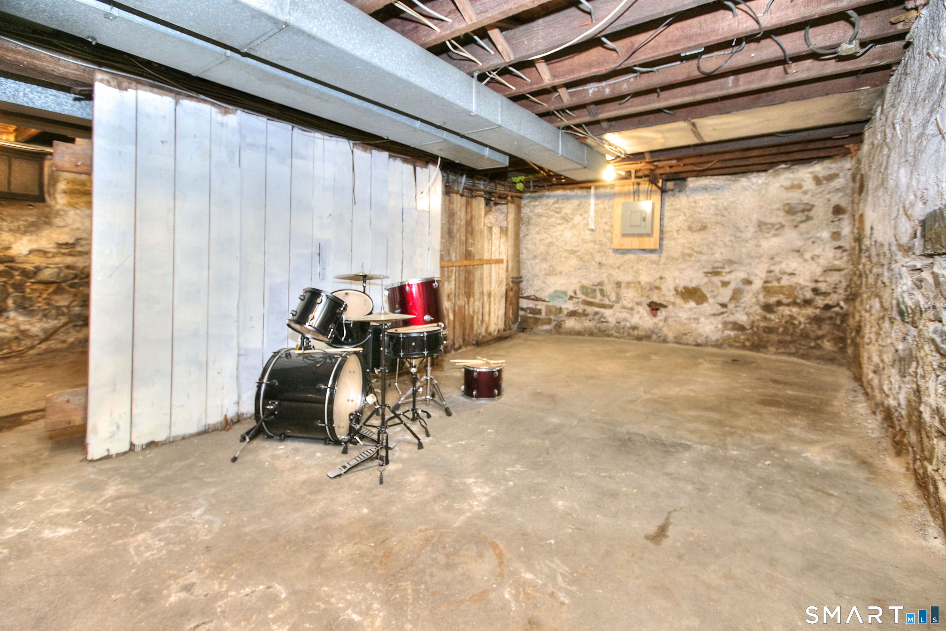 41-43-45 Taft Avenue Property Photo 23