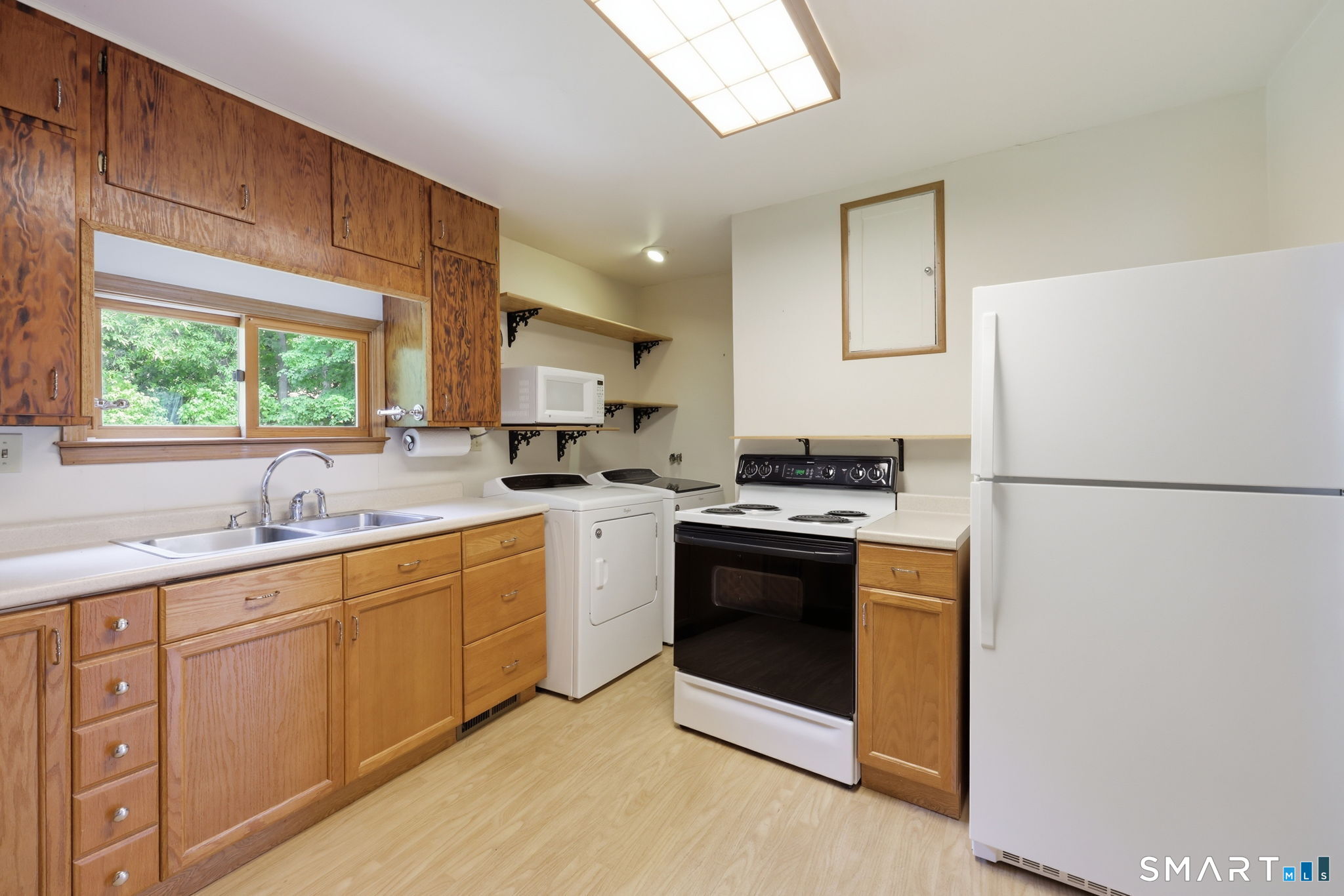 137 Parmelee Hill Road Property Photo 9