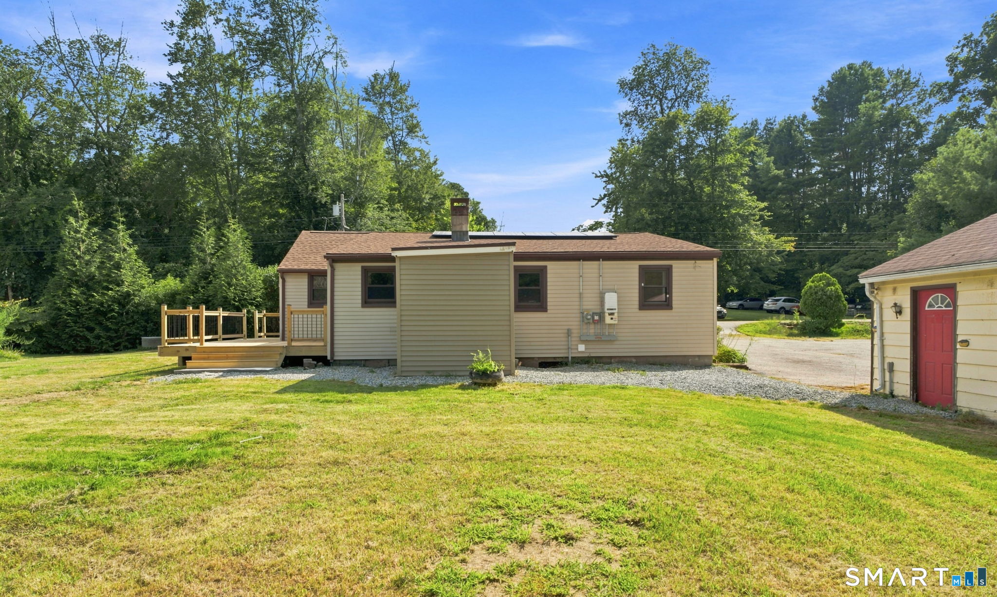 155 Iron Street Property Photo 4