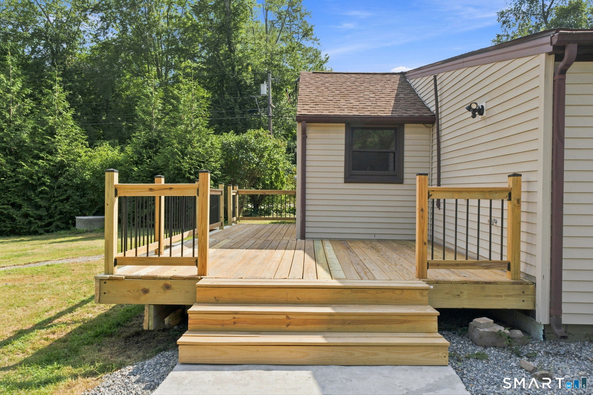 155 Iron Street Property Photo 7