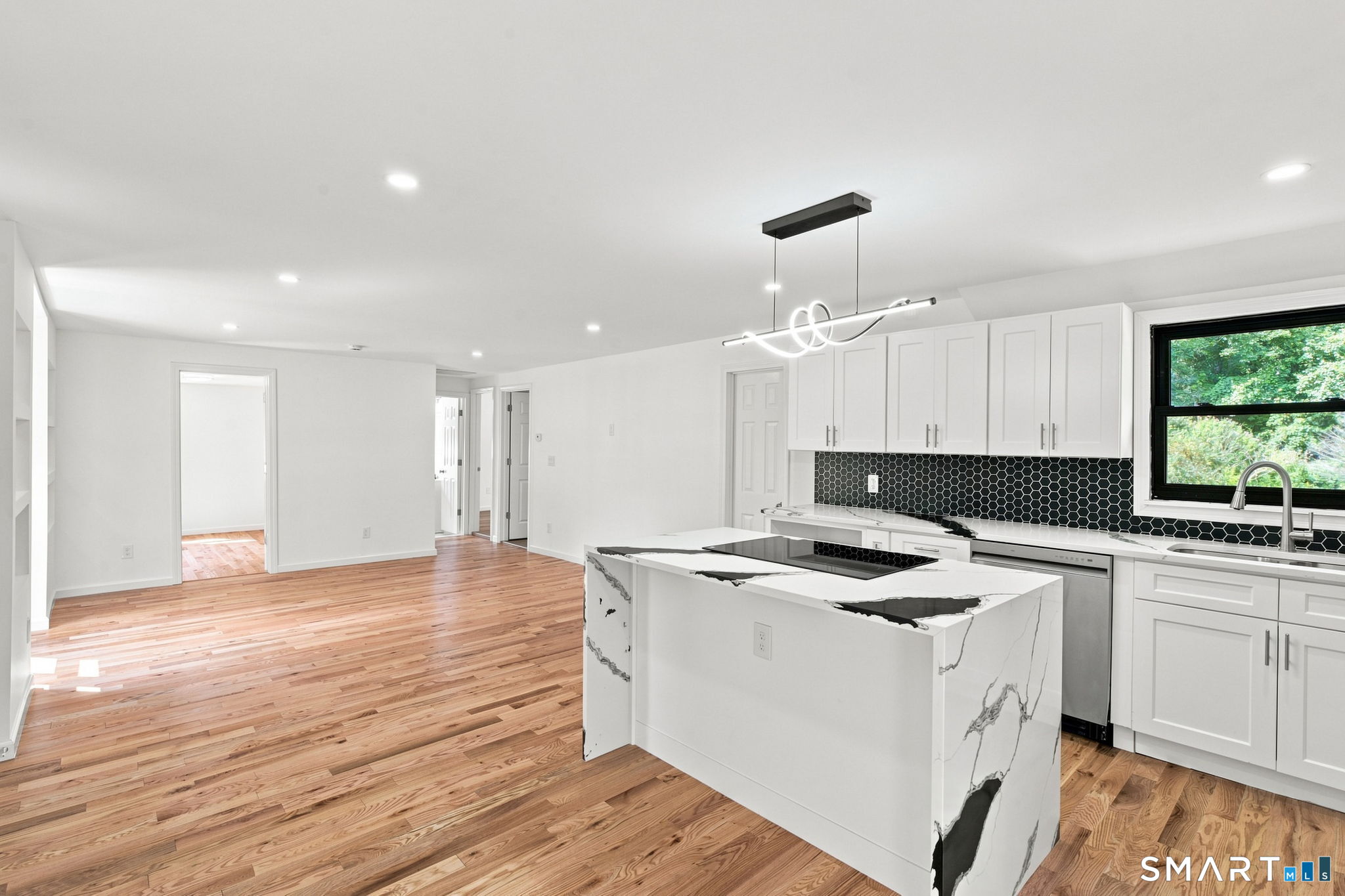 155 Iron Street Property Photo 24