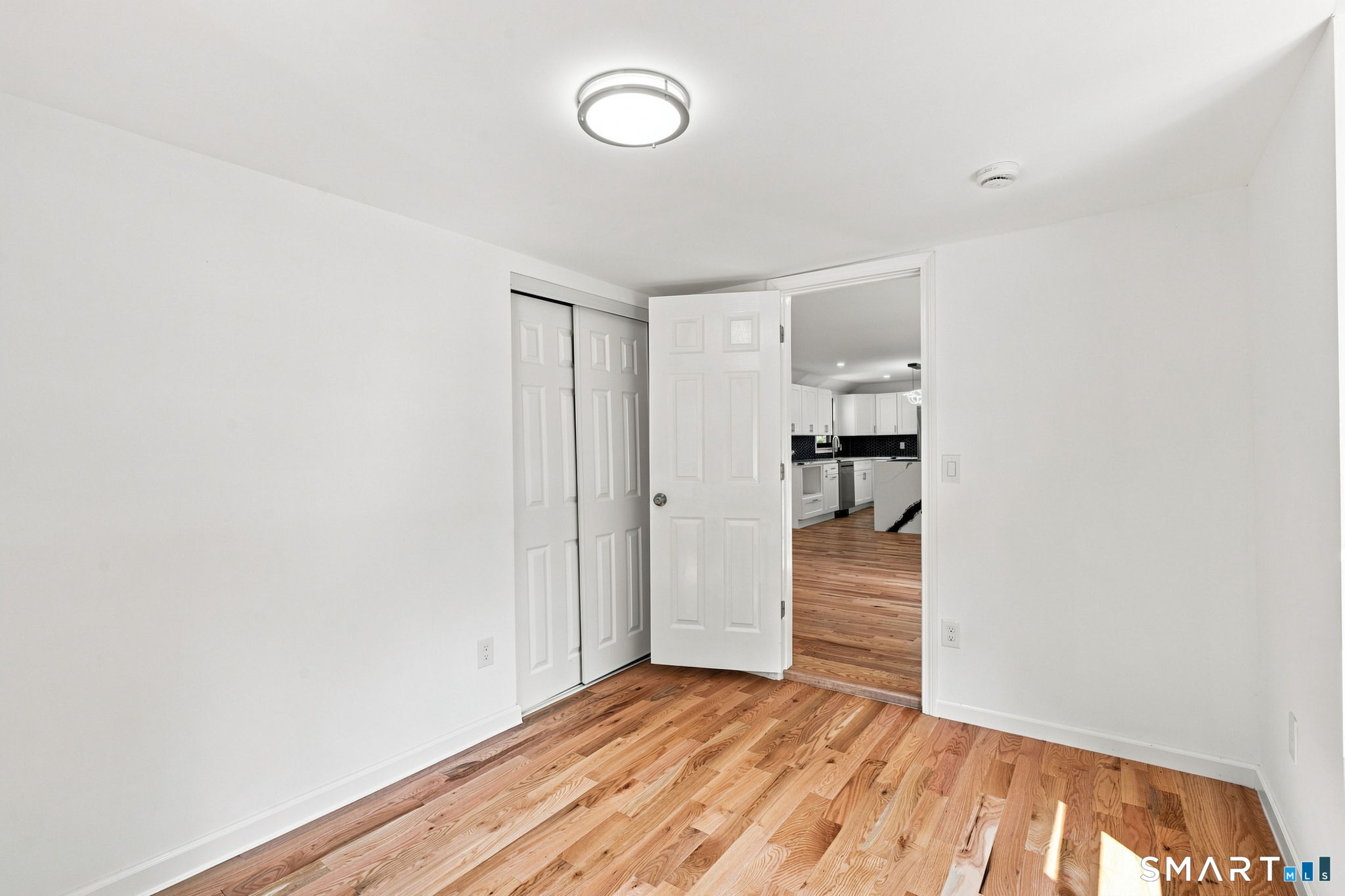 155 Iron Street Property Photo 28