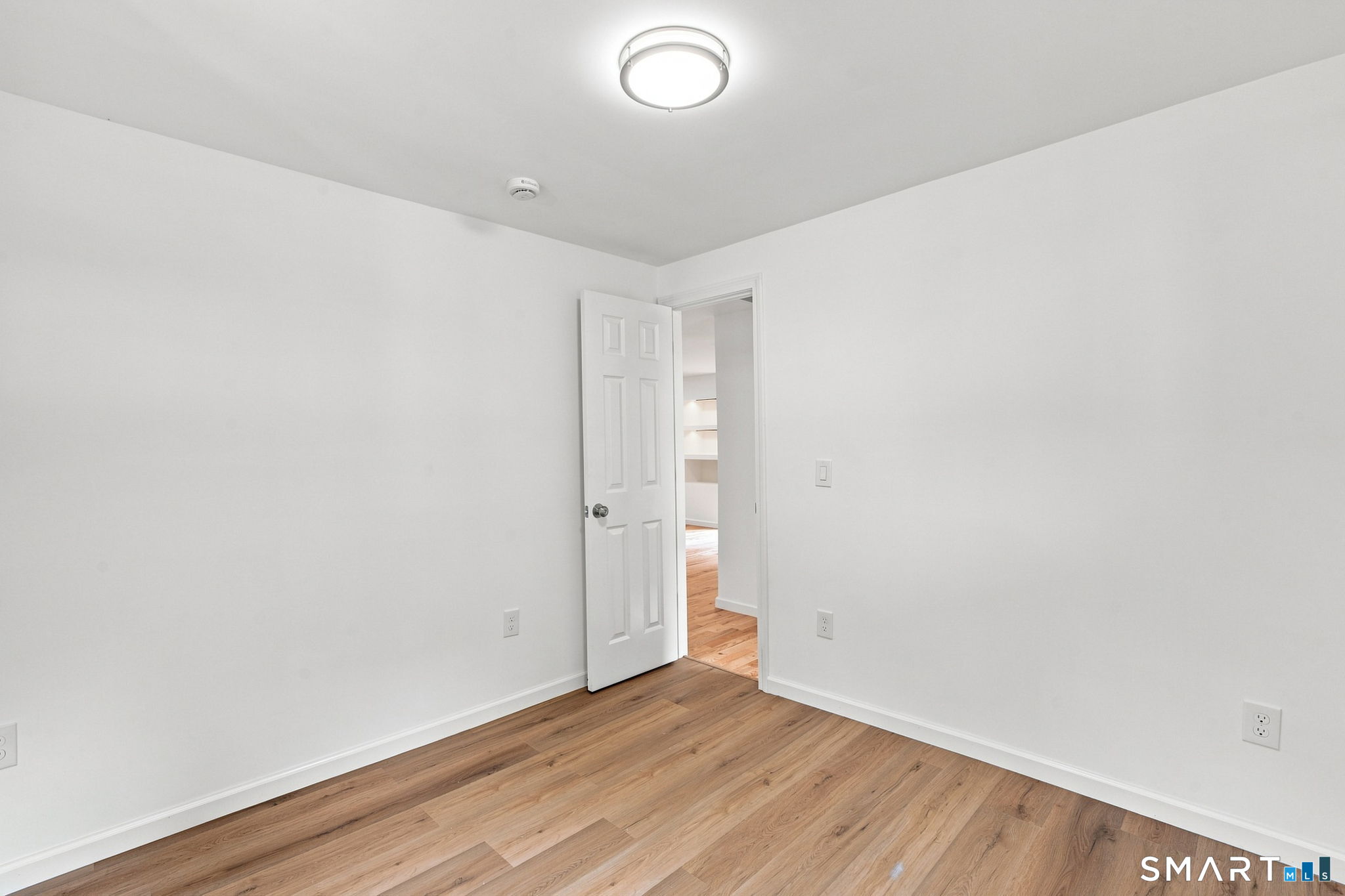 155 Iron Street Property Photo 34