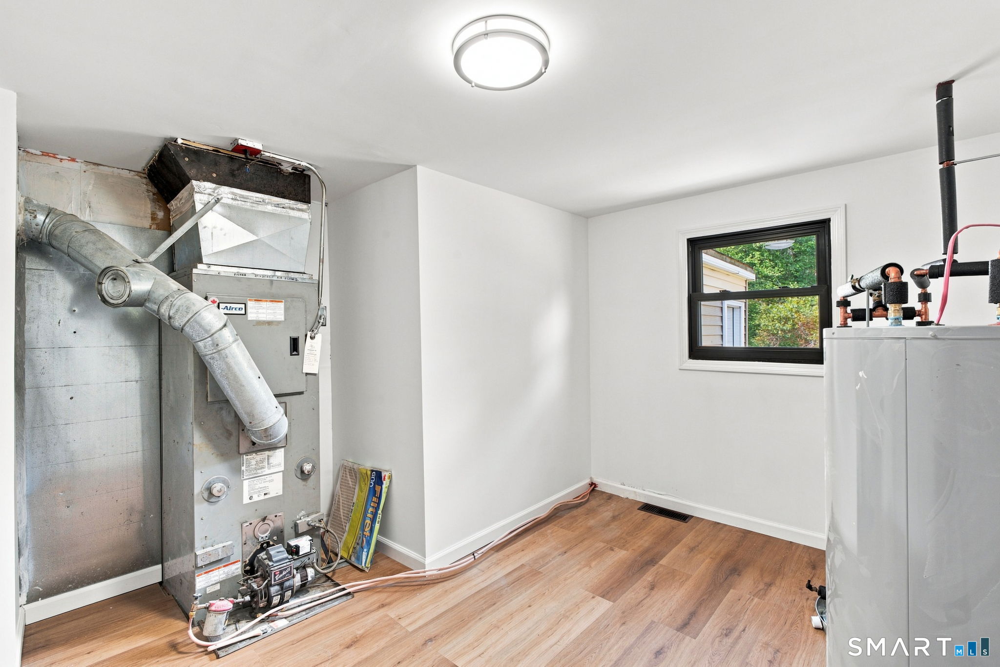 155 Iron Street Property Photo 39