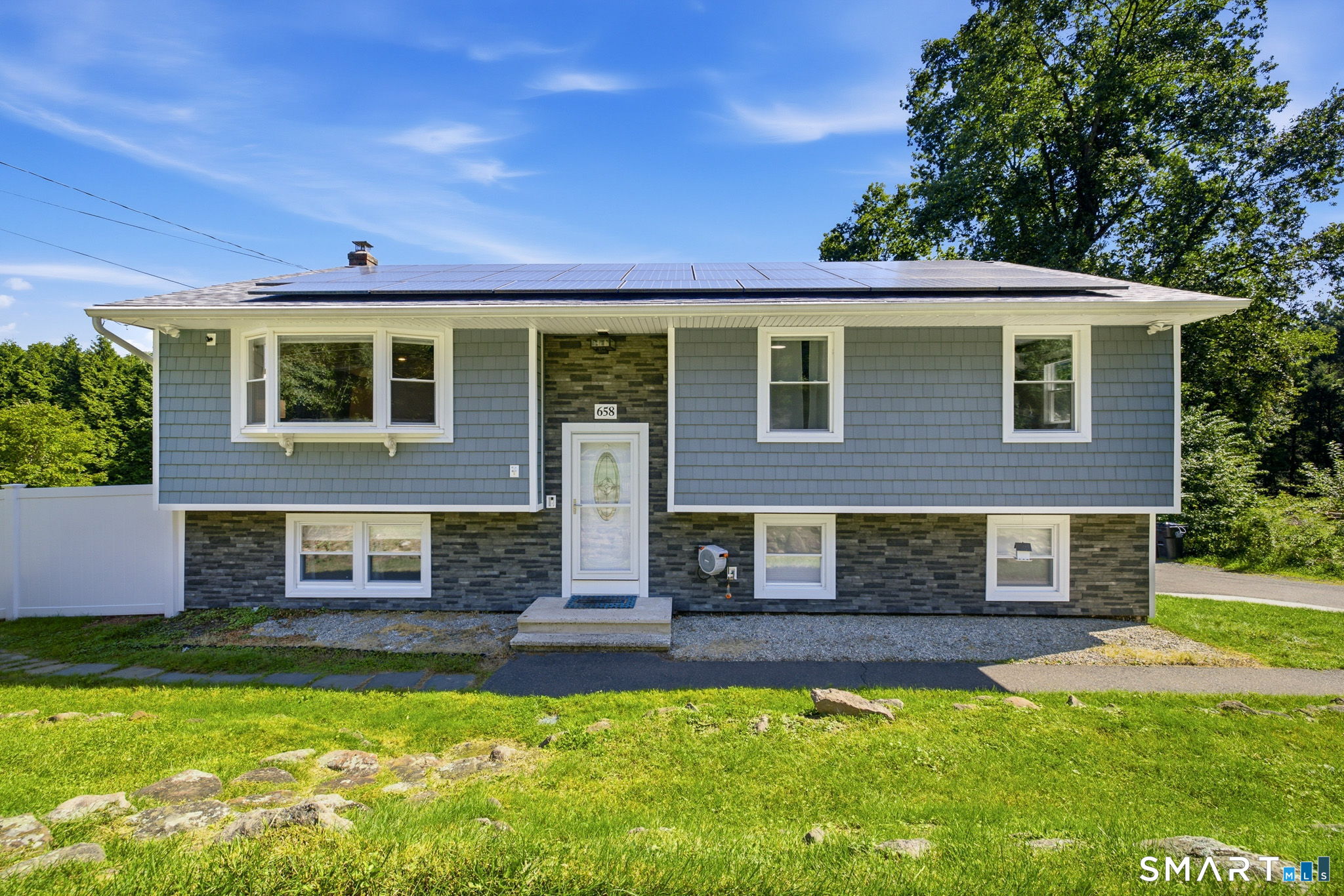 658 Foster Street Property Photo 1