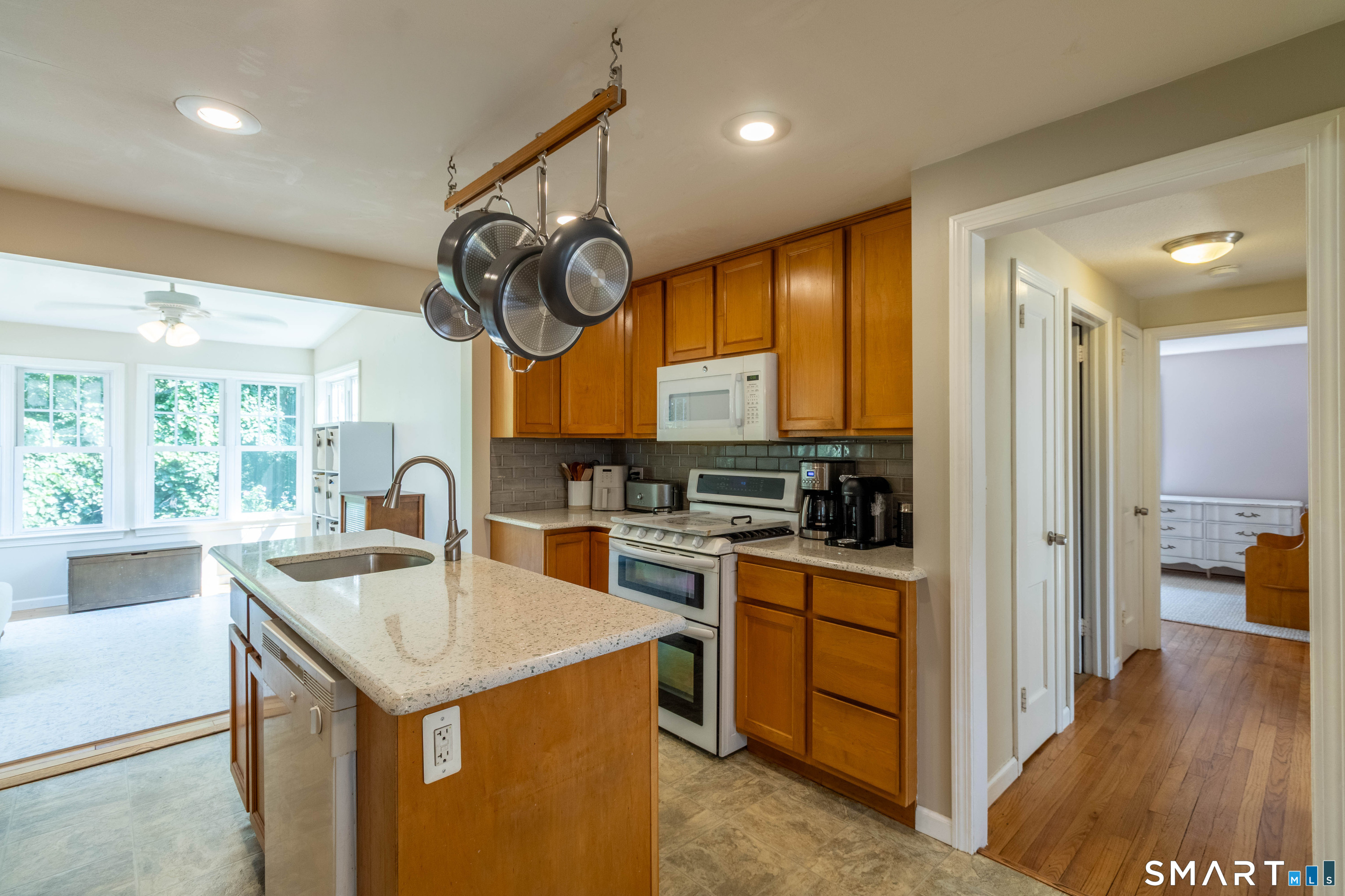 21 Overland Street Property Photo 5