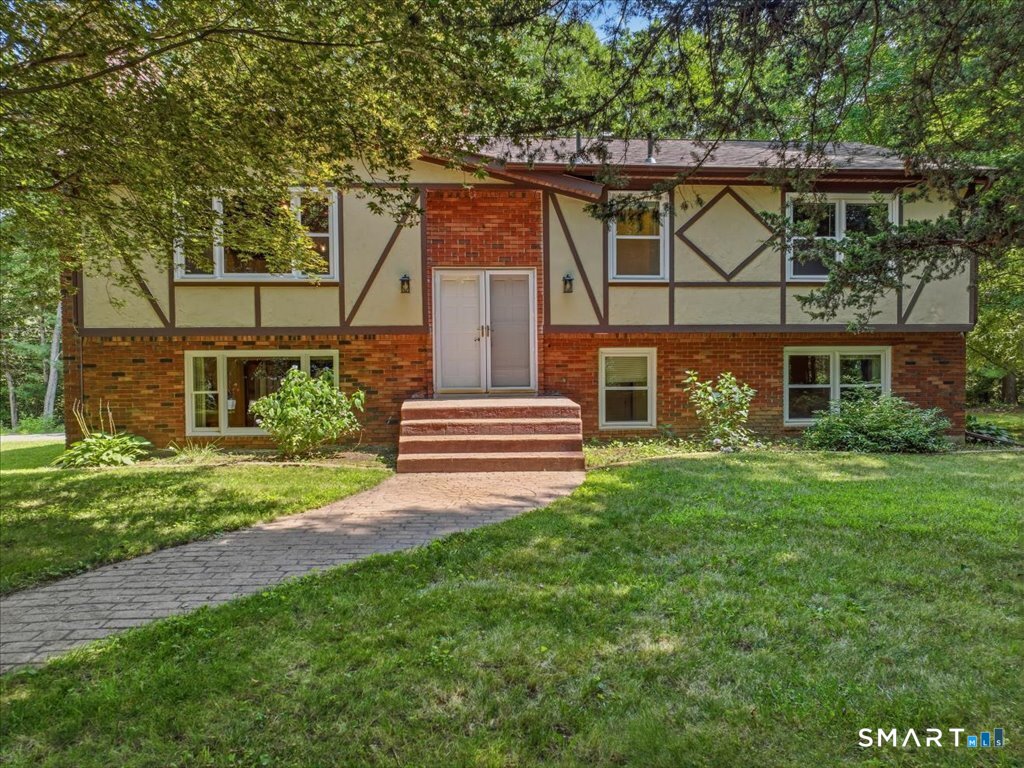 7 Ivy Court Property Photo 1