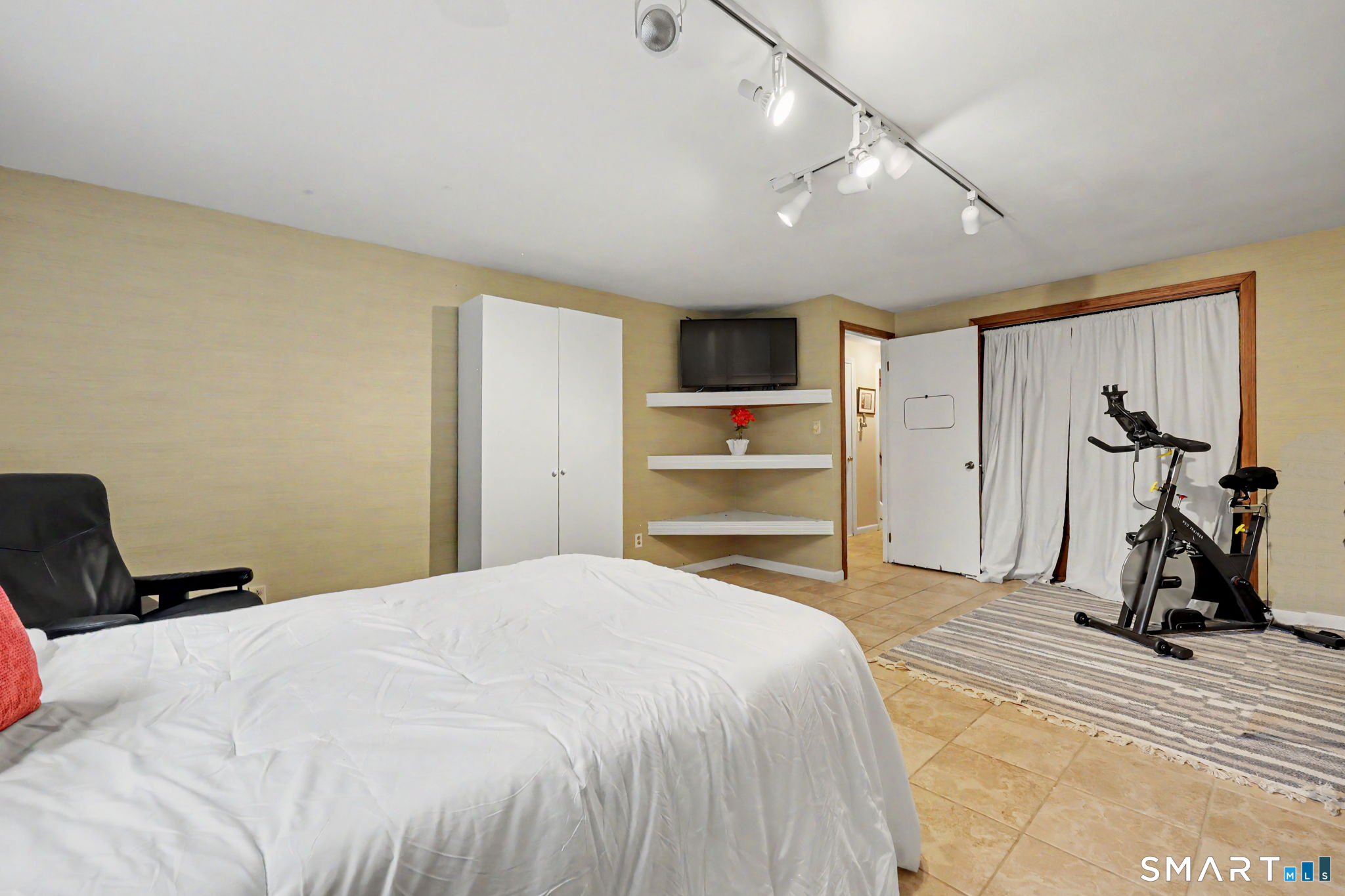 404 Narrow Lane Property Photo 28