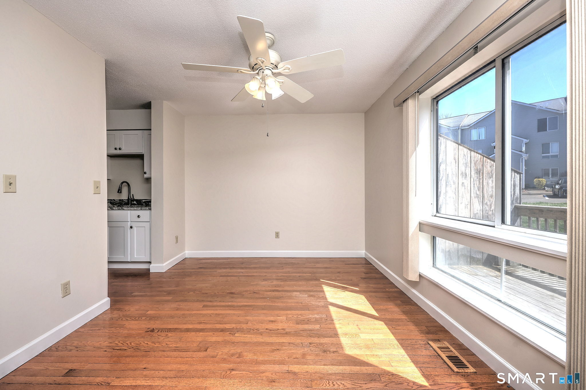 1423 Quinnipiac 302 Avenue Property Photo 4