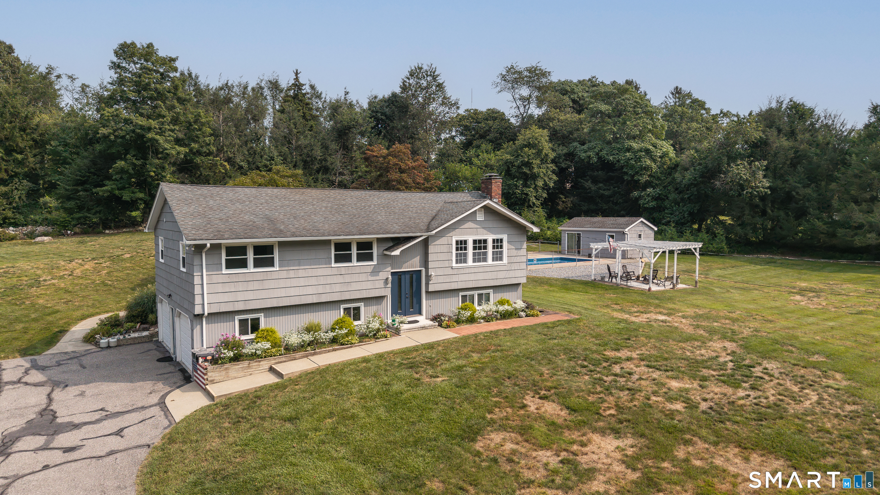 18 Buckingham Road Property Photo 2