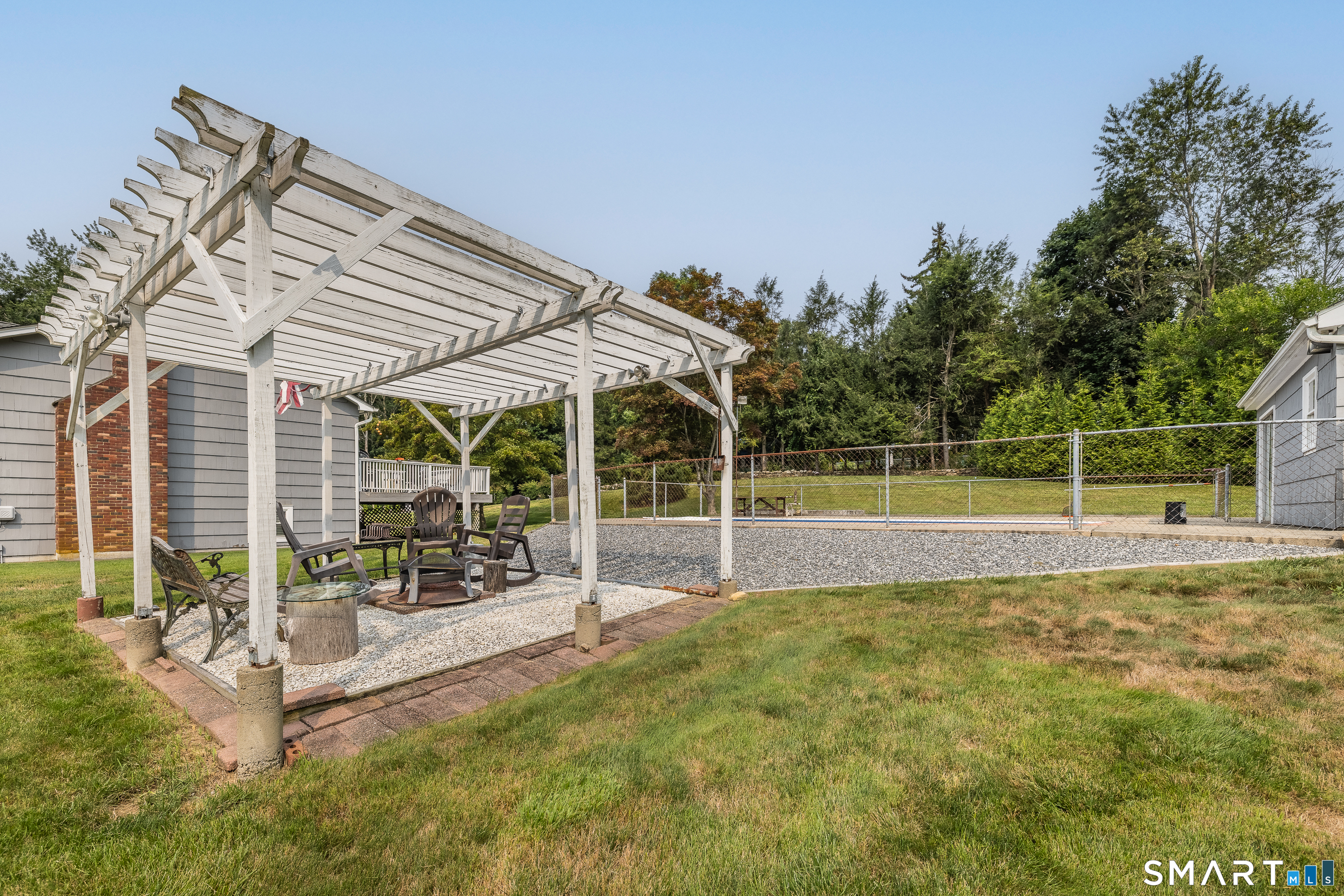 18 Buckingham Road Property Photo 25