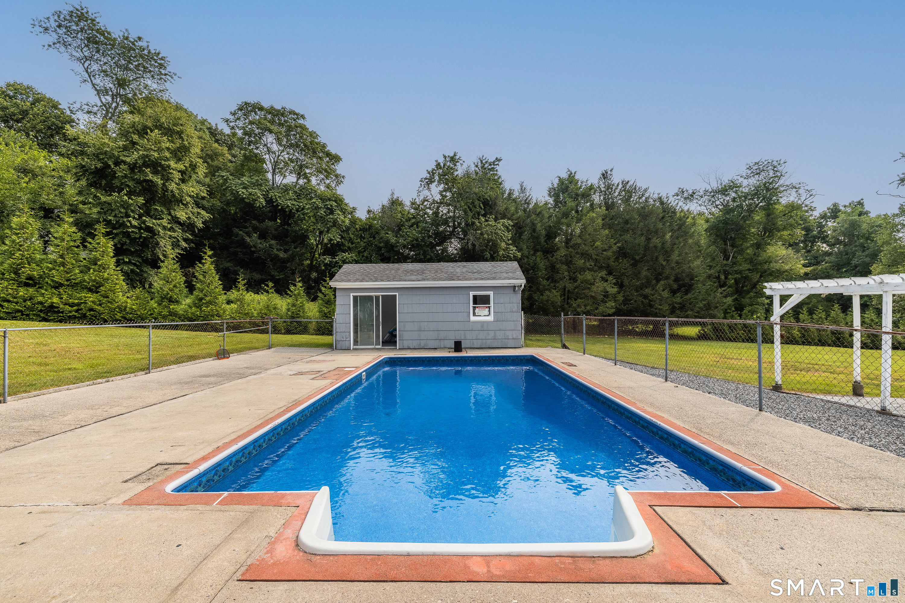 18 Buckingham Road Property Photo 27