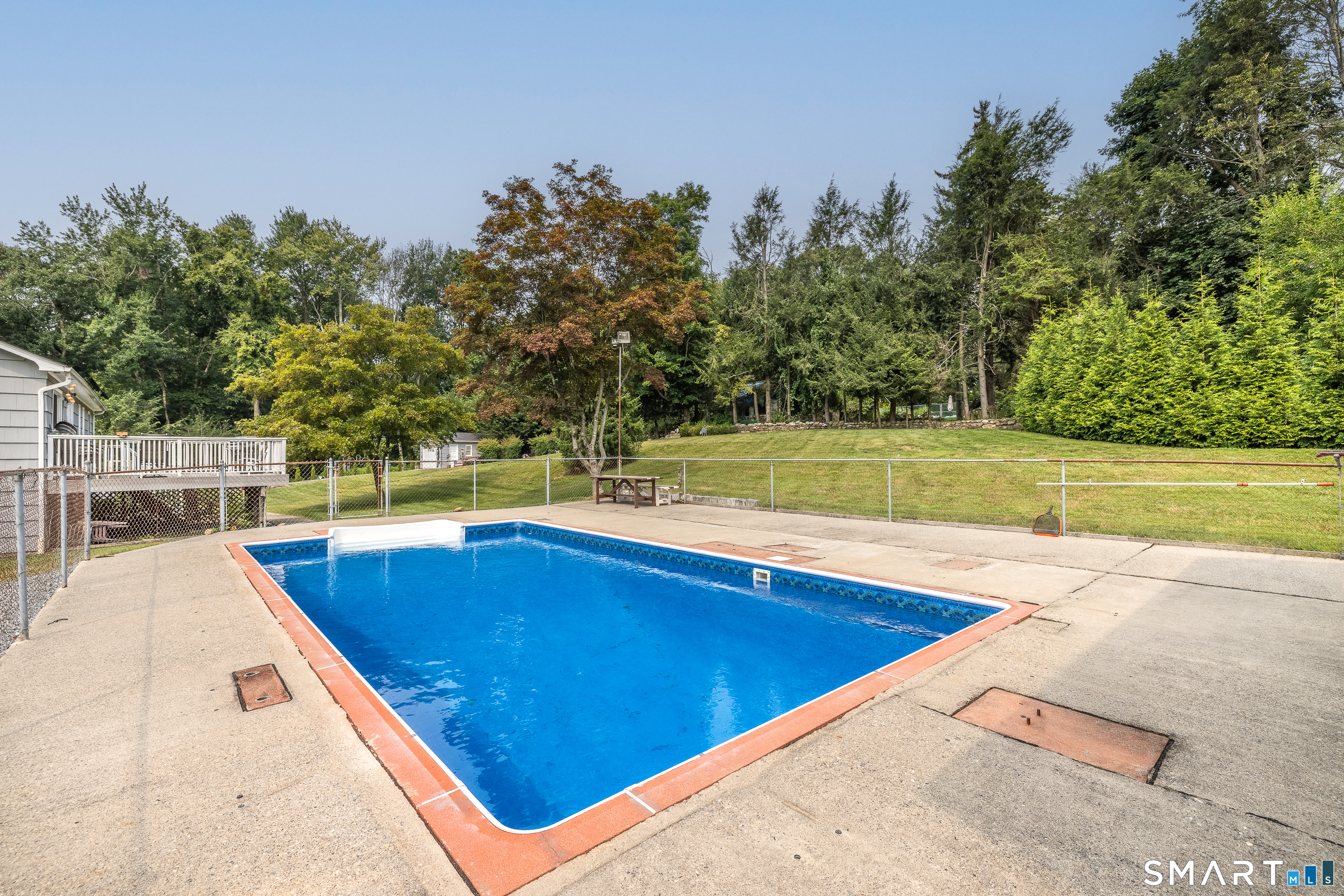 18 Buckingham Road Property Photo 28