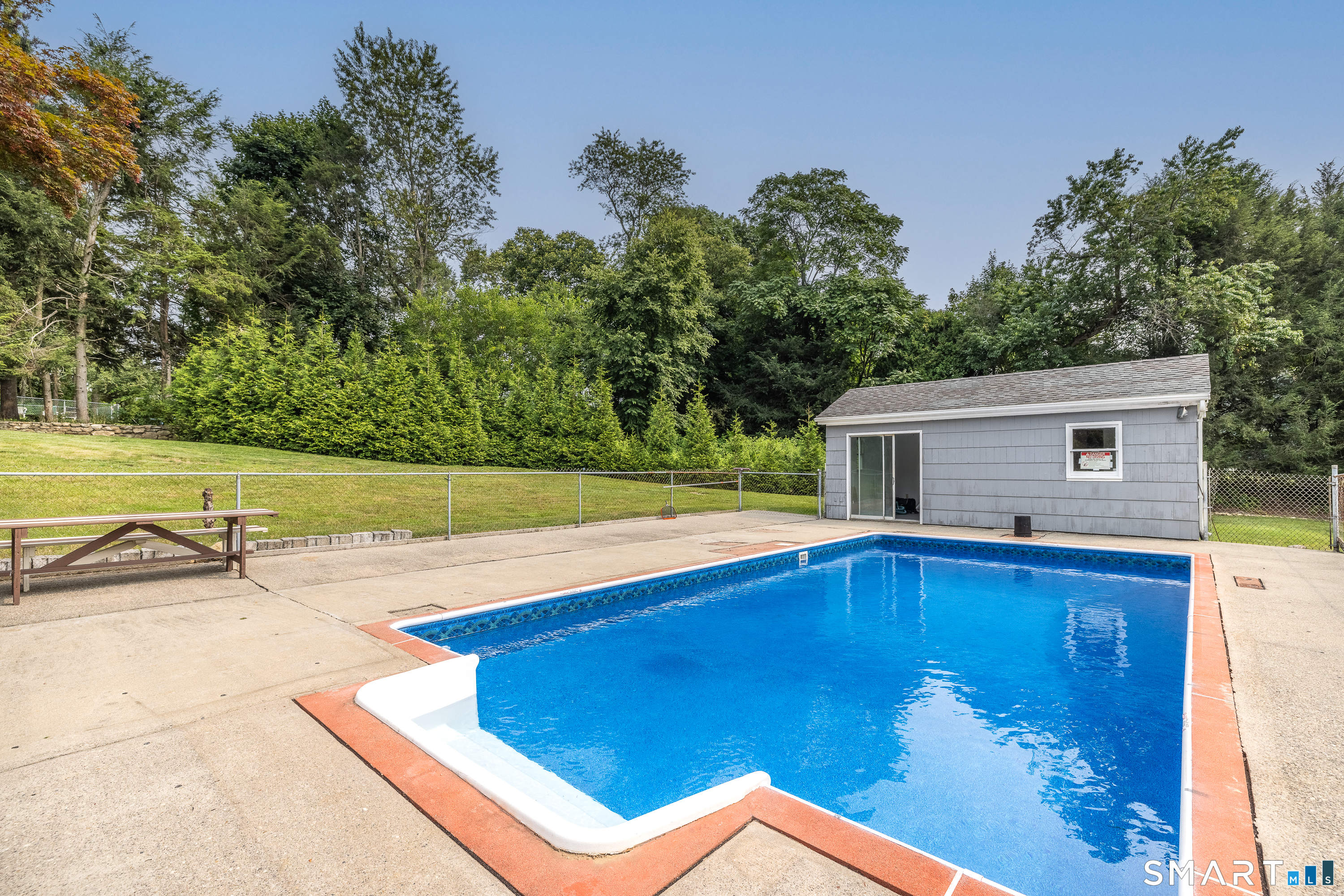 18 Buckingham Road Property Photo 29