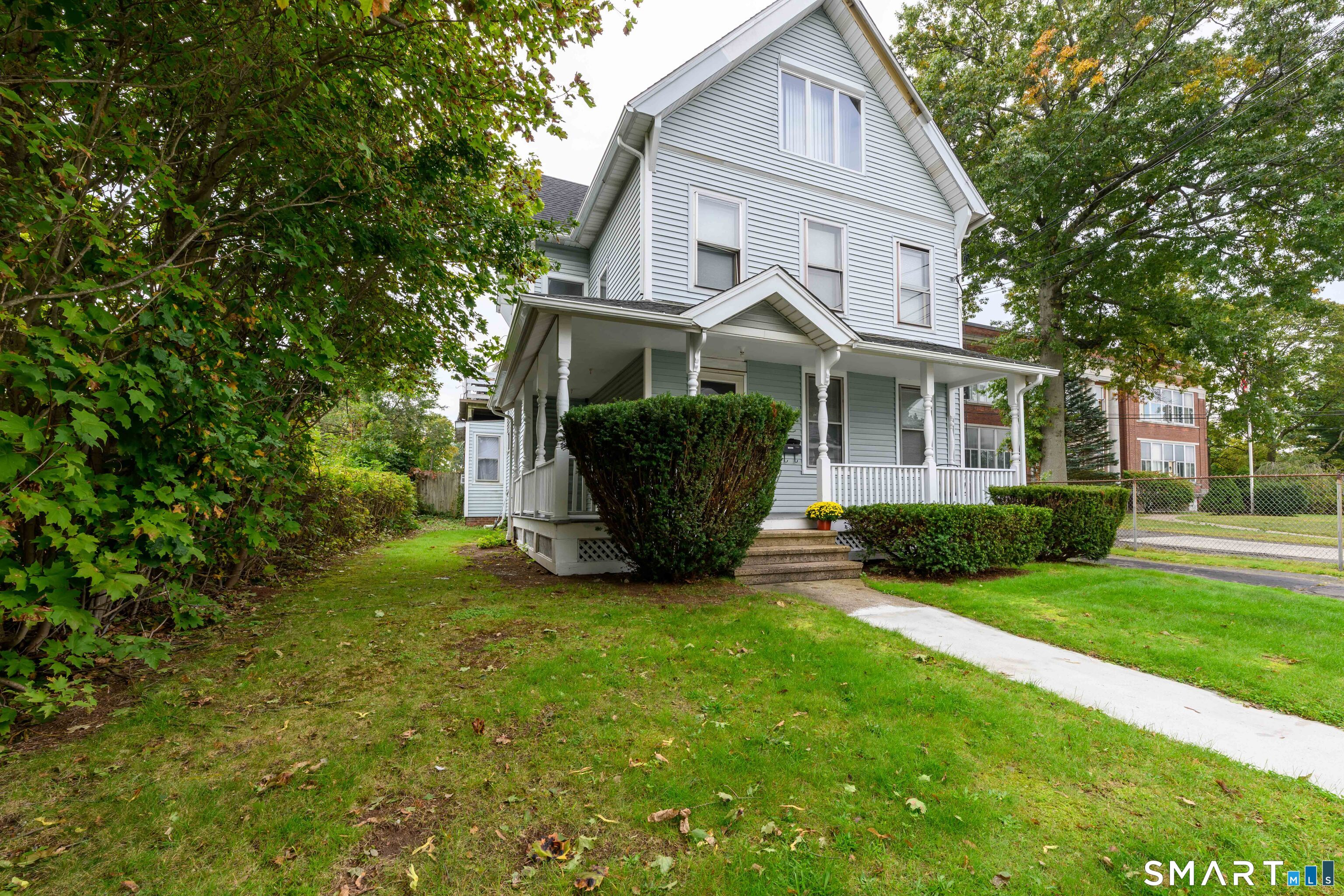 52 Putnam Avenue Property Photo 3