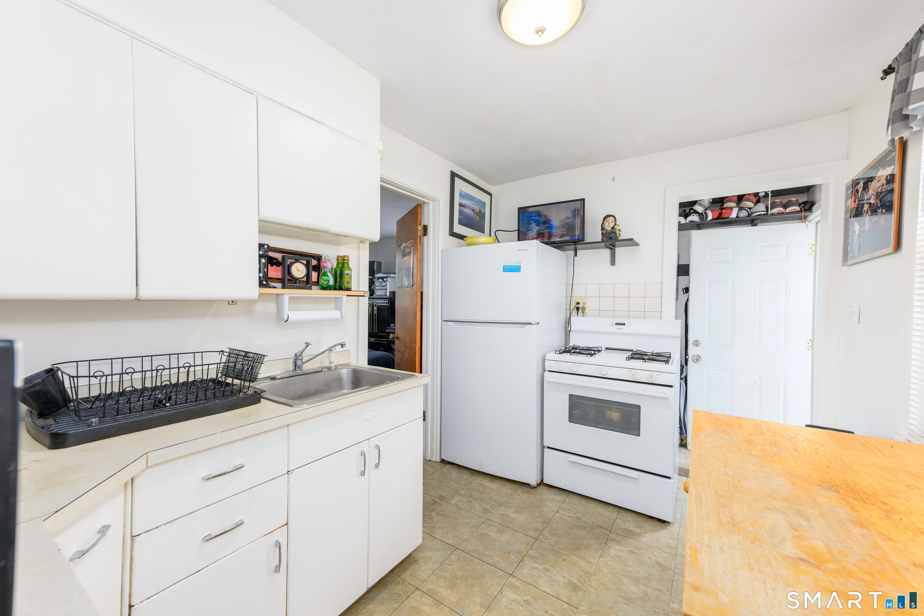 52 Putnam Avenue Property Photo 9