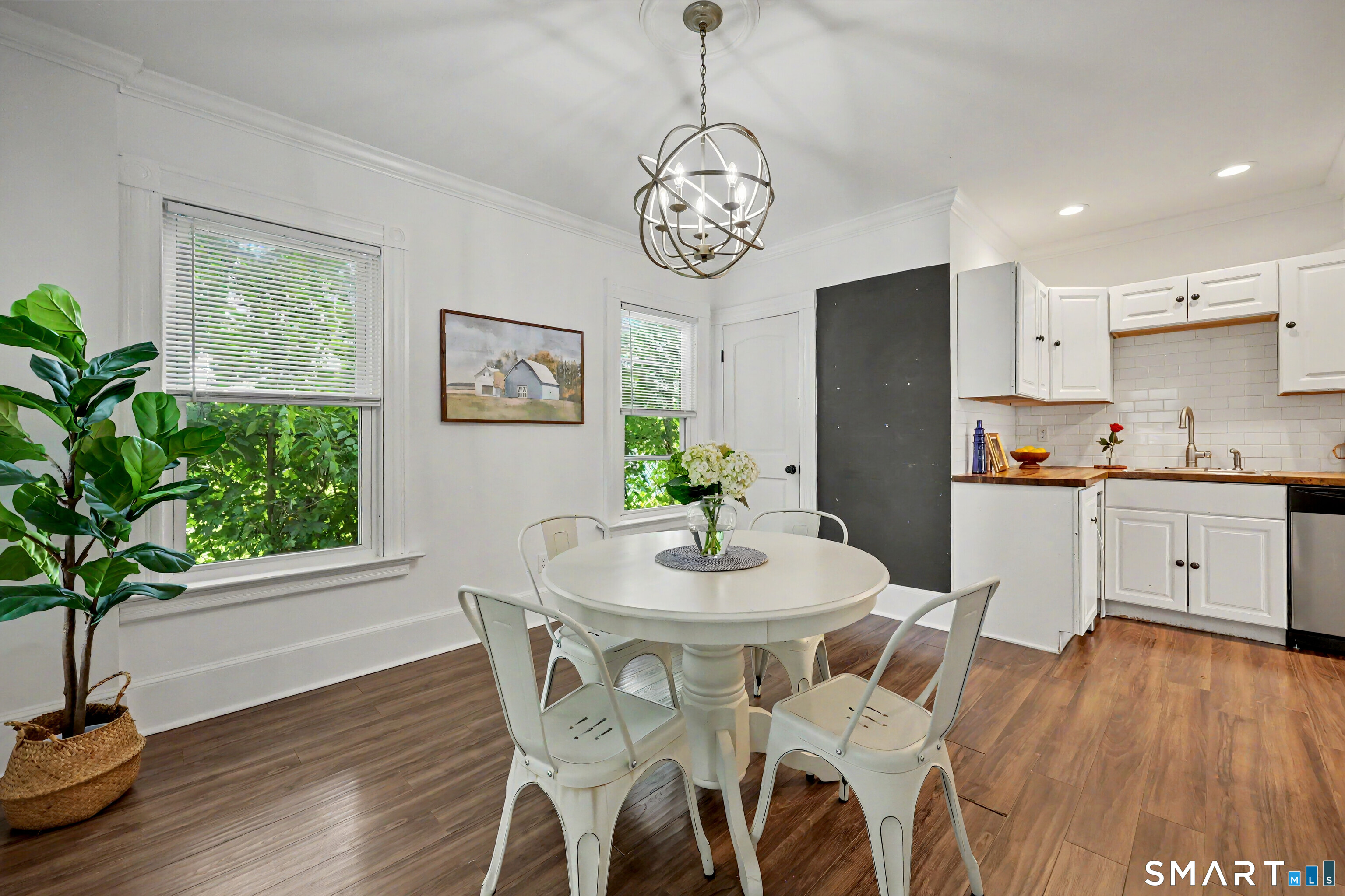 24 Beacon Street Property Photo 6