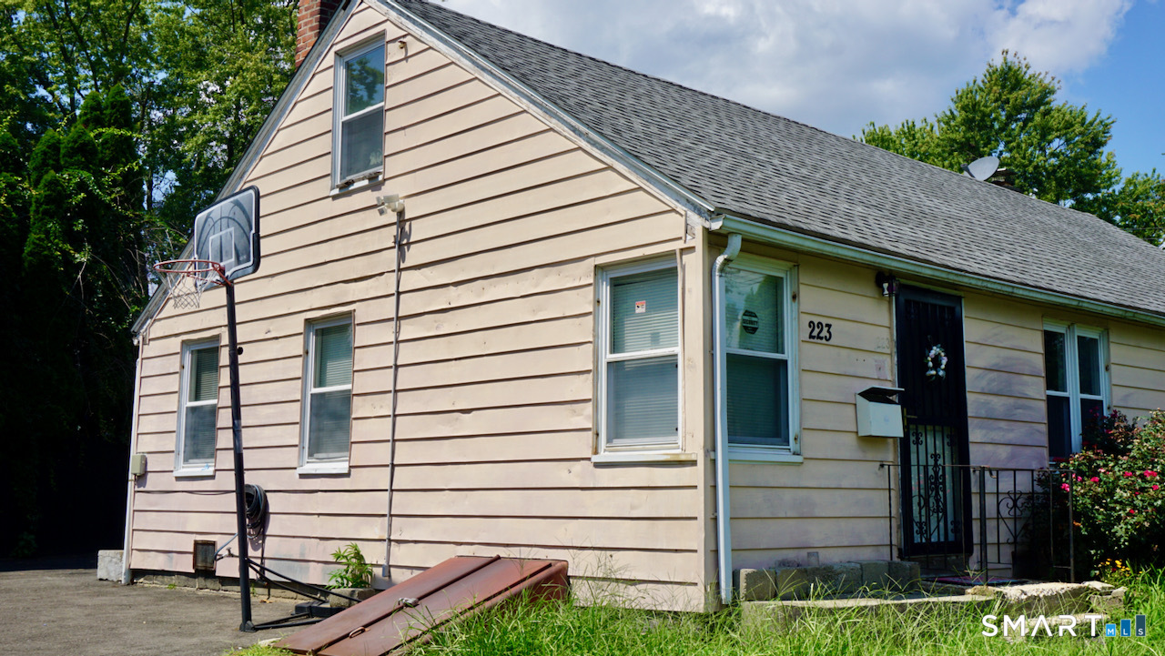 223 Pearl Harbor Street Property Photo 10