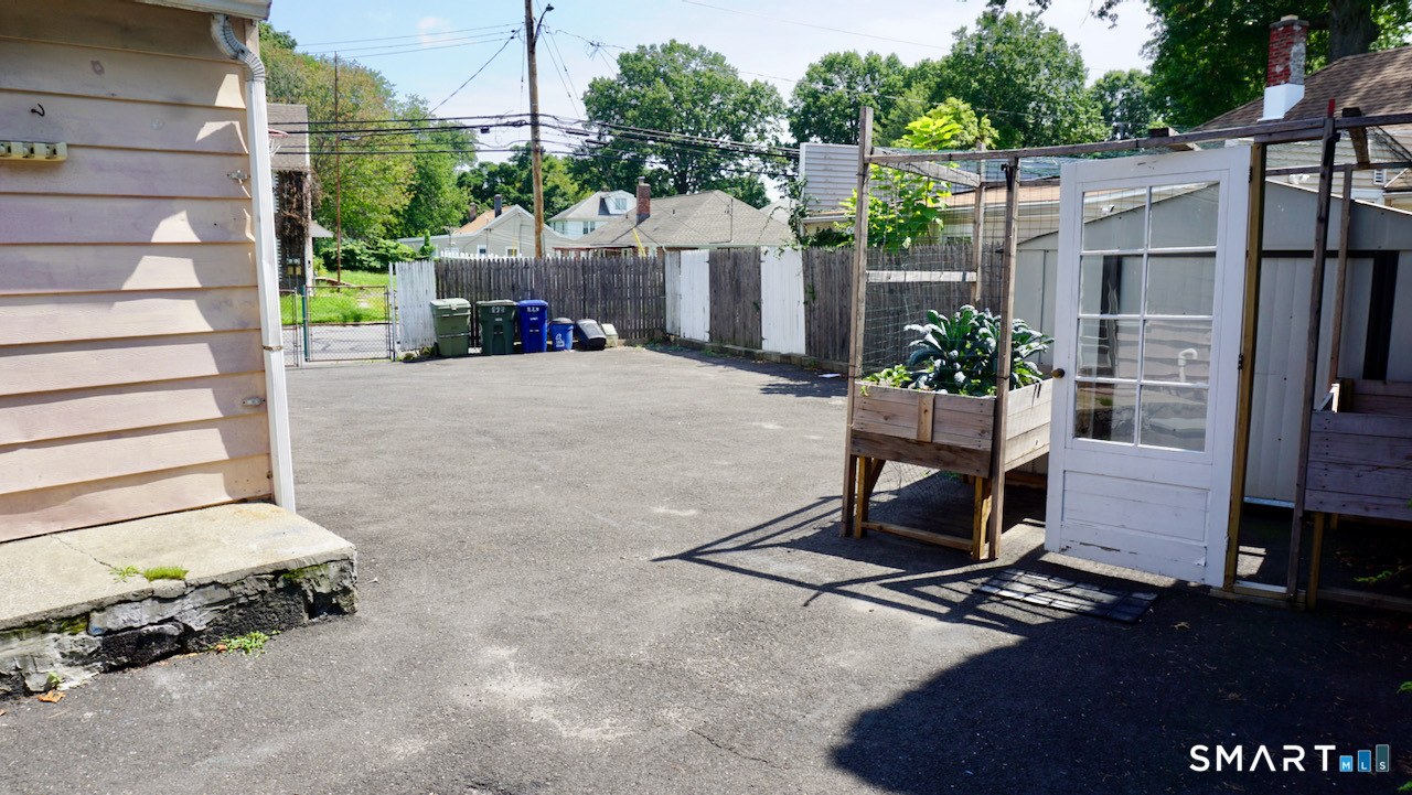 223 Pearl Harbor Street Property Photo 14