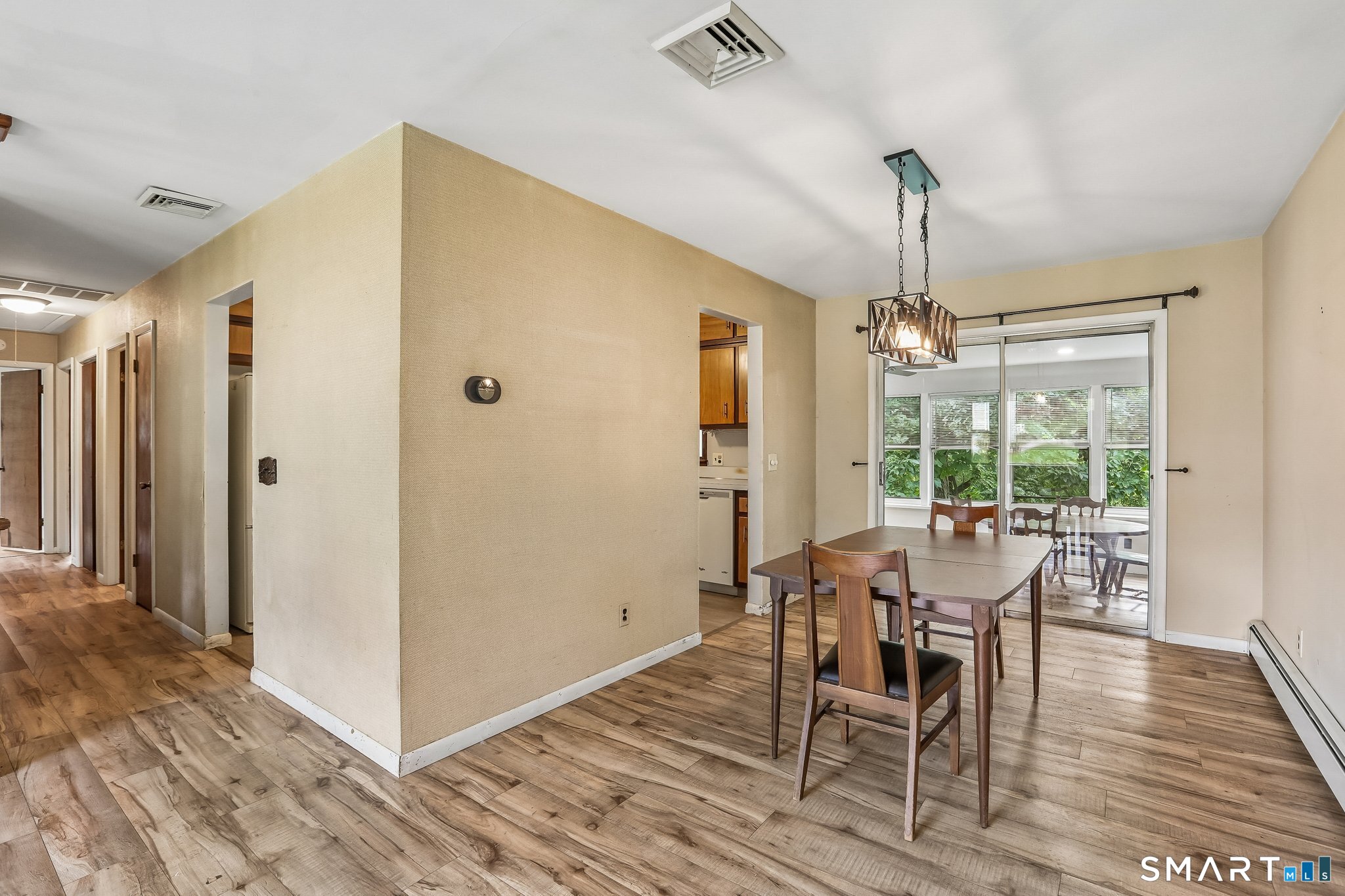 25 Woodbury Drive Property Photo 6