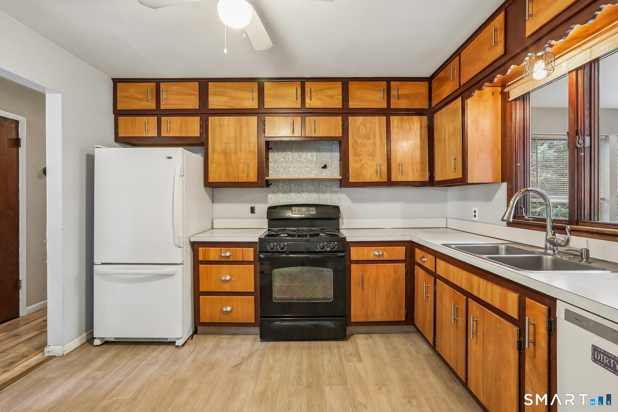 25 Woodbury Drive Property Photo 8