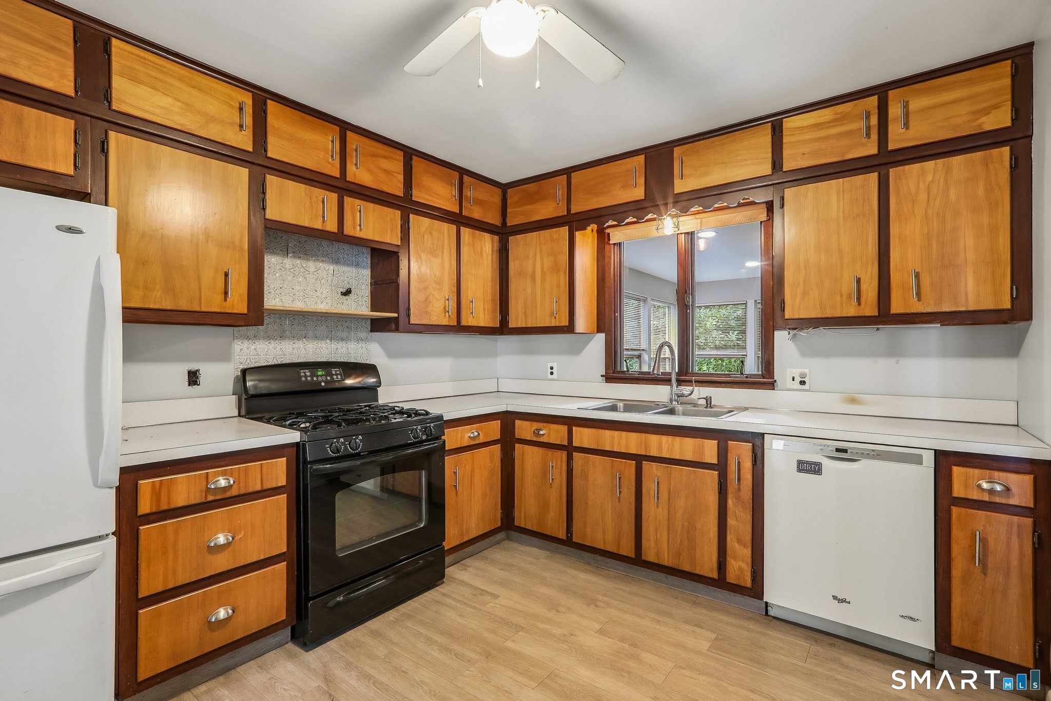 25 Woodbury Drive Property Photo 9