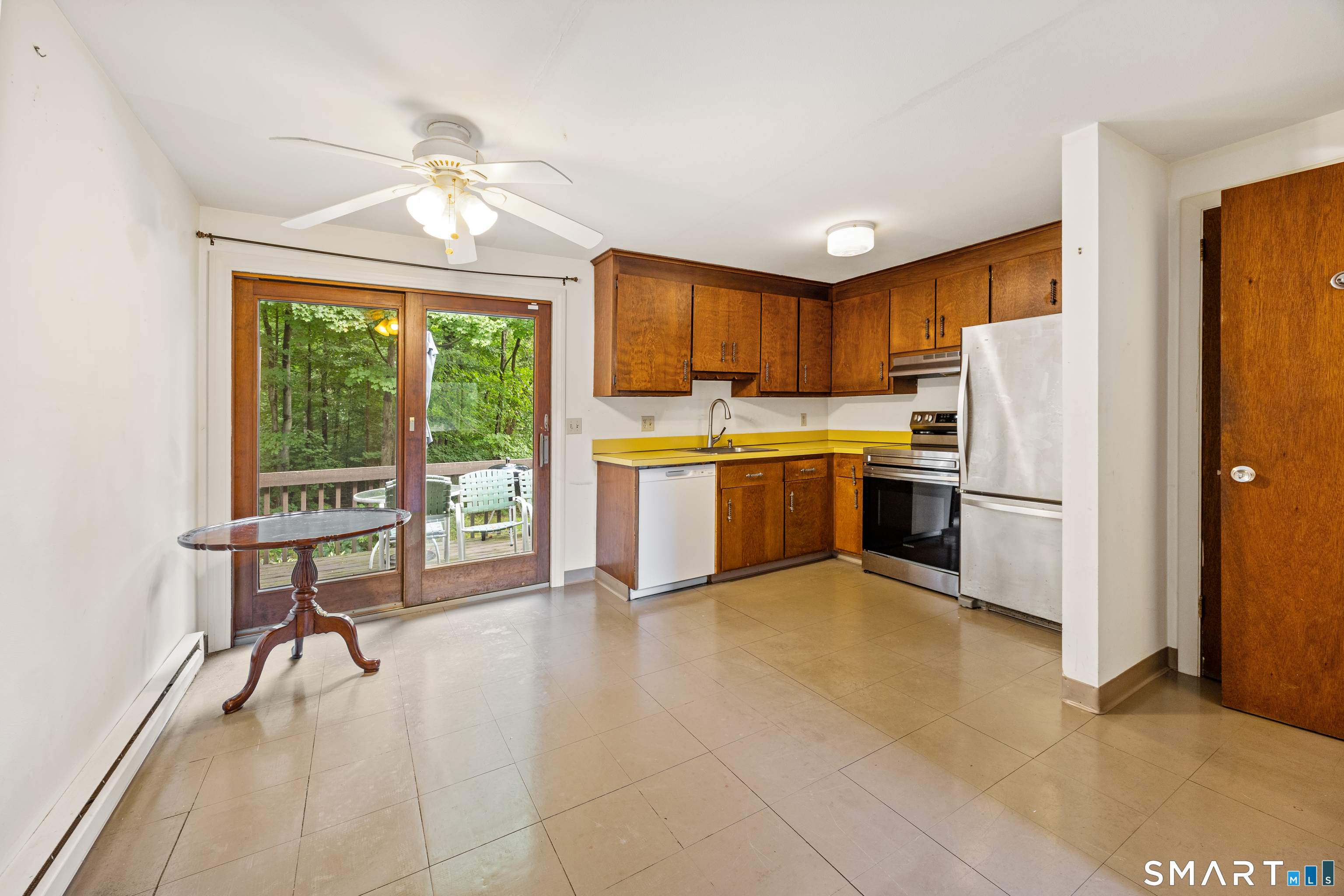 1581 Meriden Waterbury 6 Turnpike Property Photo 3