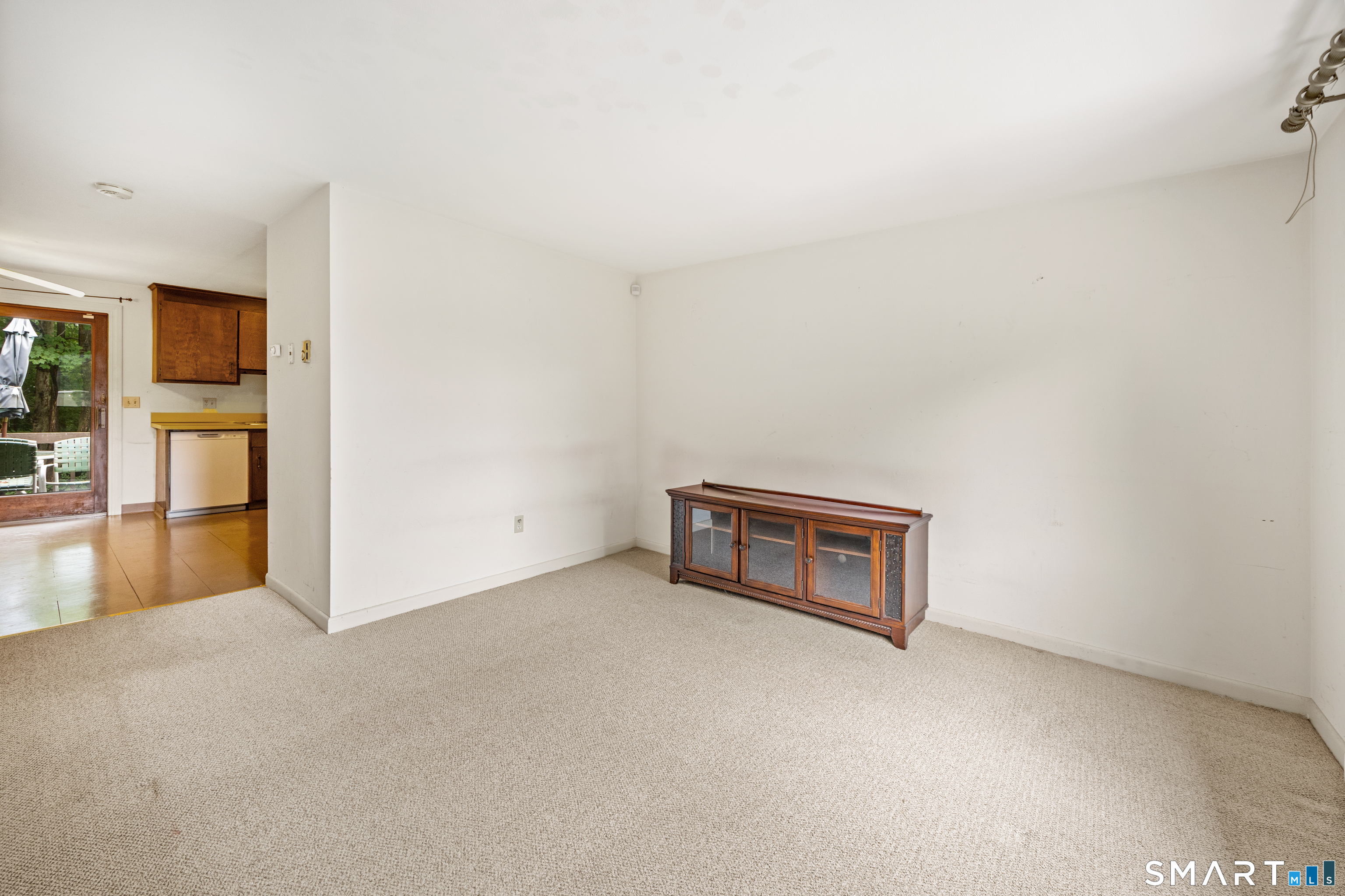 1581 Meriden Waterbury 6 Turnpike Property Photo 7