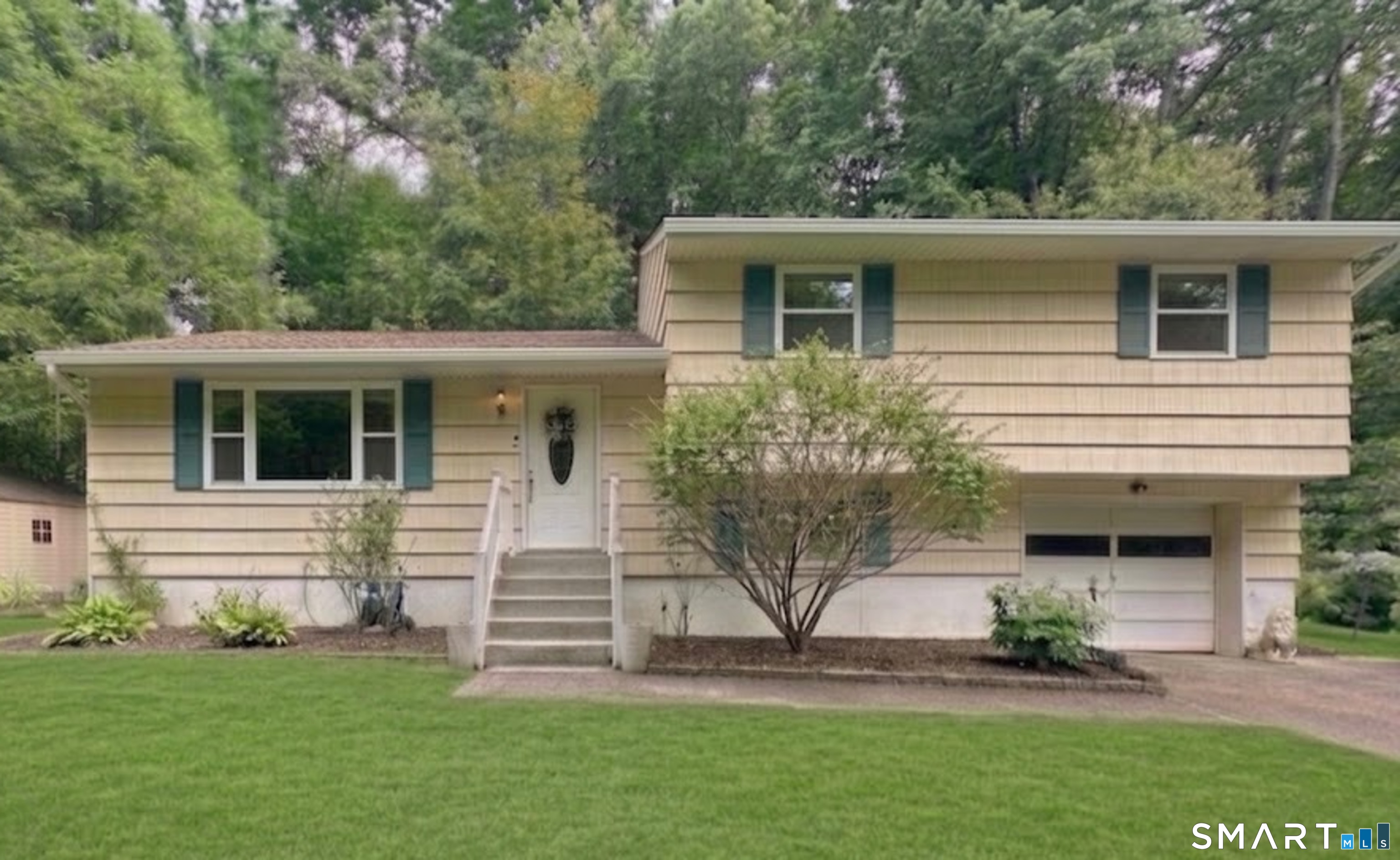 28 Bound Line Road Property Photo 1