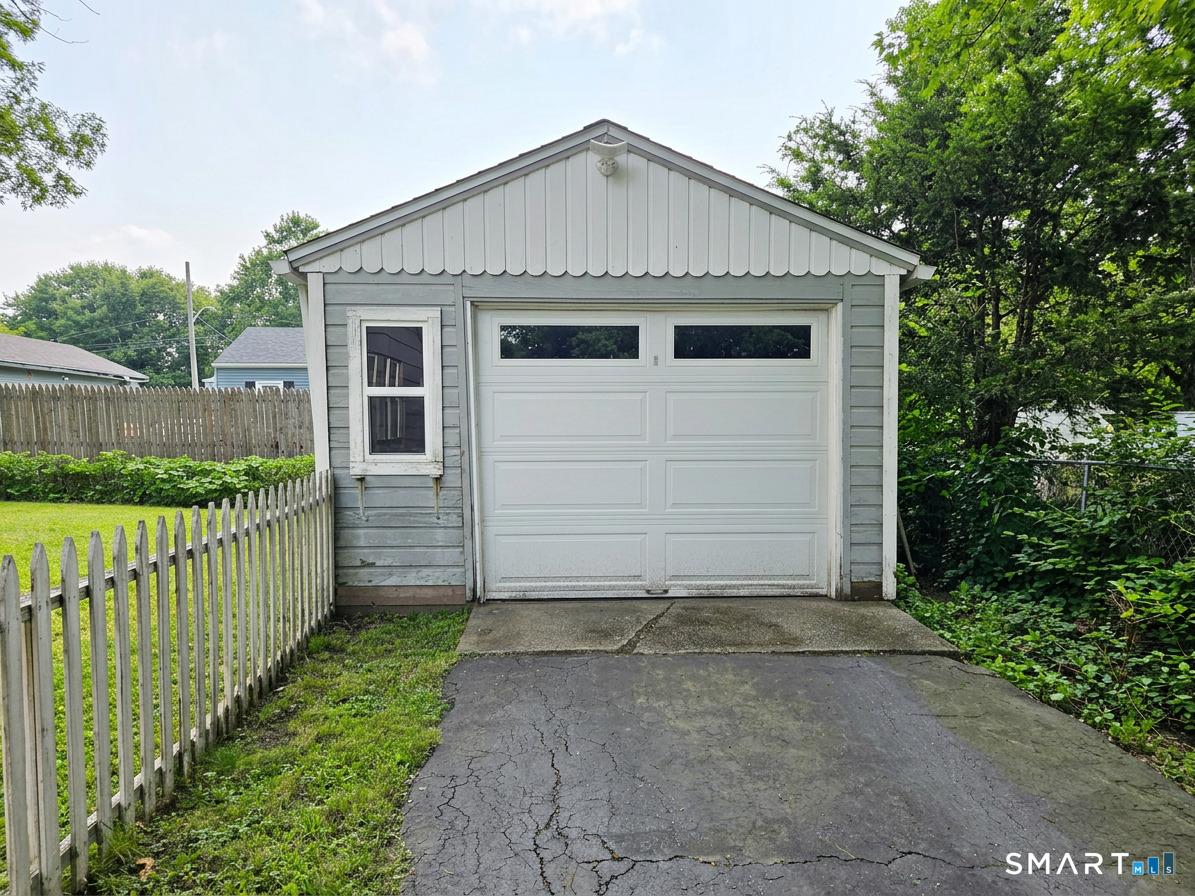 417 Atwood Avenue Property Photo 4