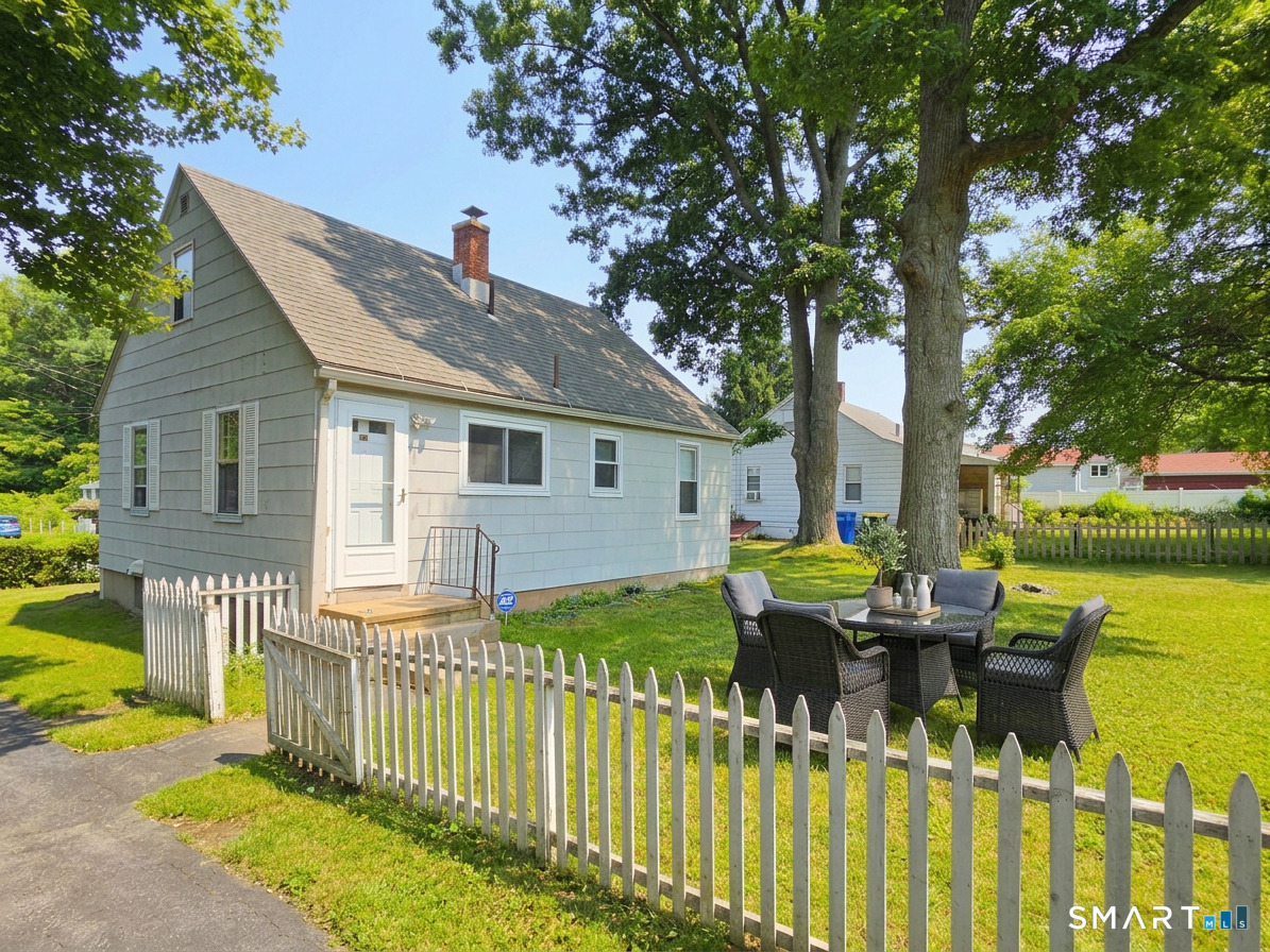 417 Atwood Avenue Property Photo 6