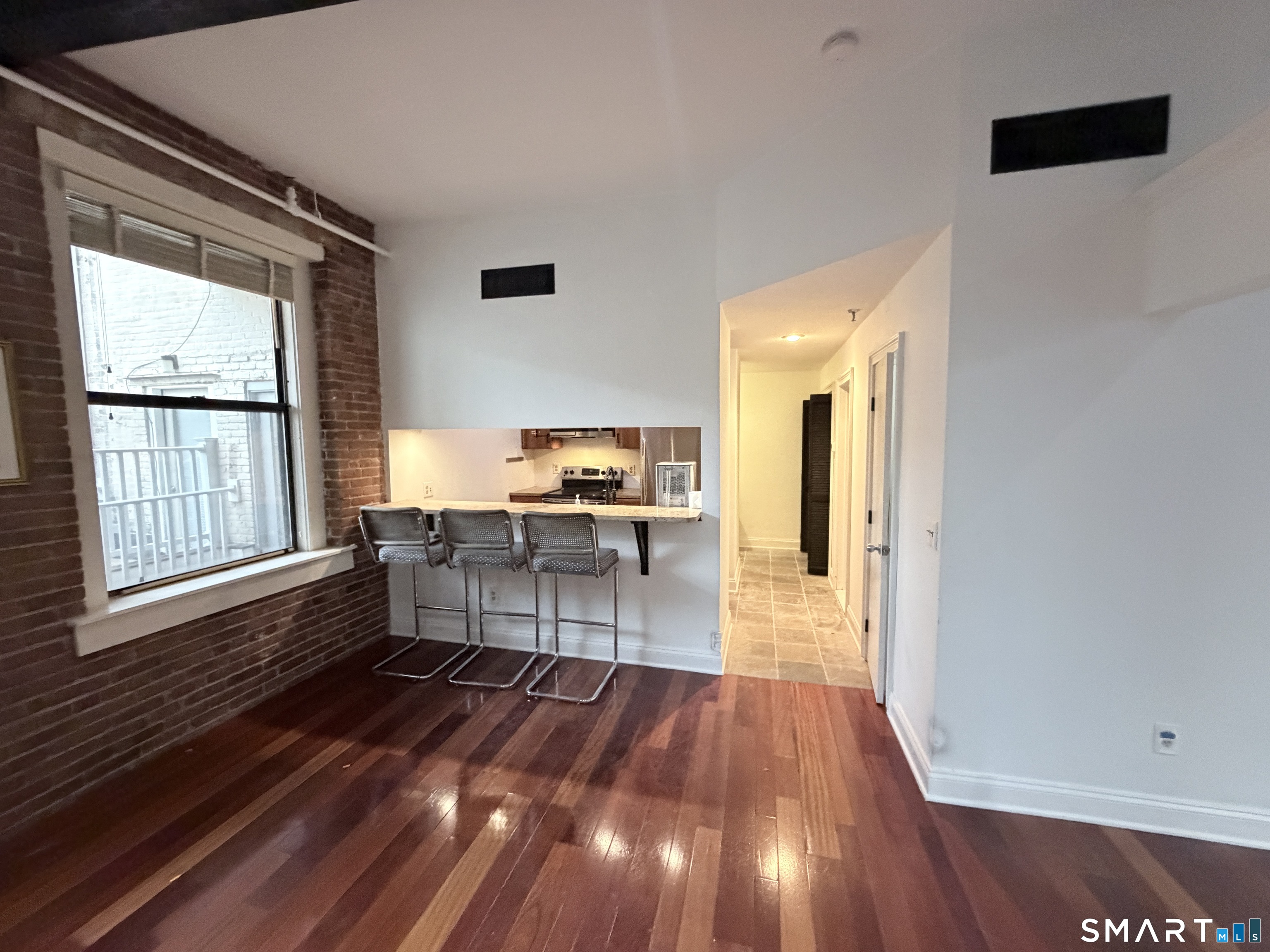 83 Washington 2h Street Property Photo 6