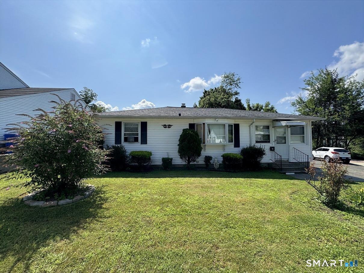 879 Congress Avenue Property Photo 1