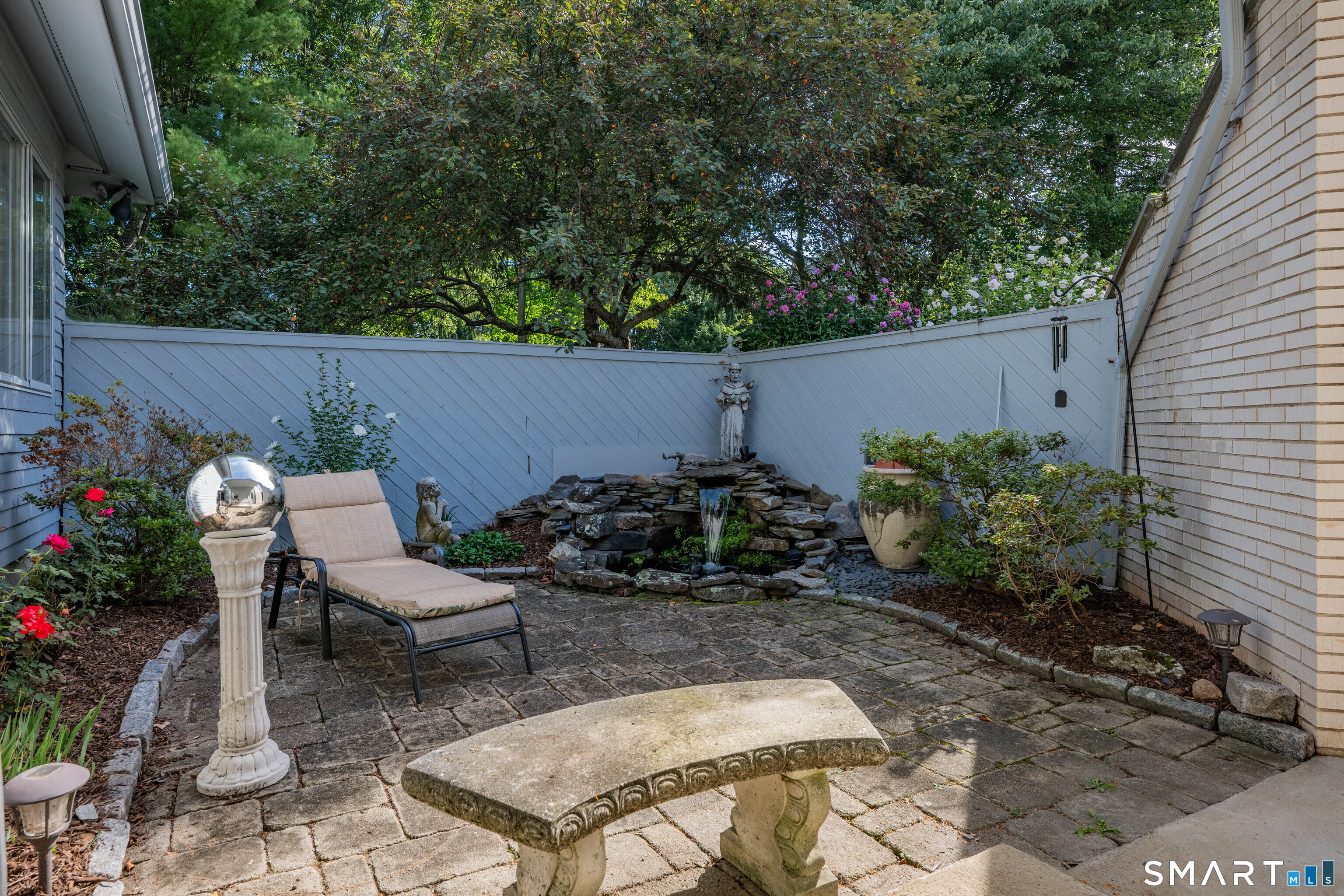 154 Suncrest Court Property Photo 5