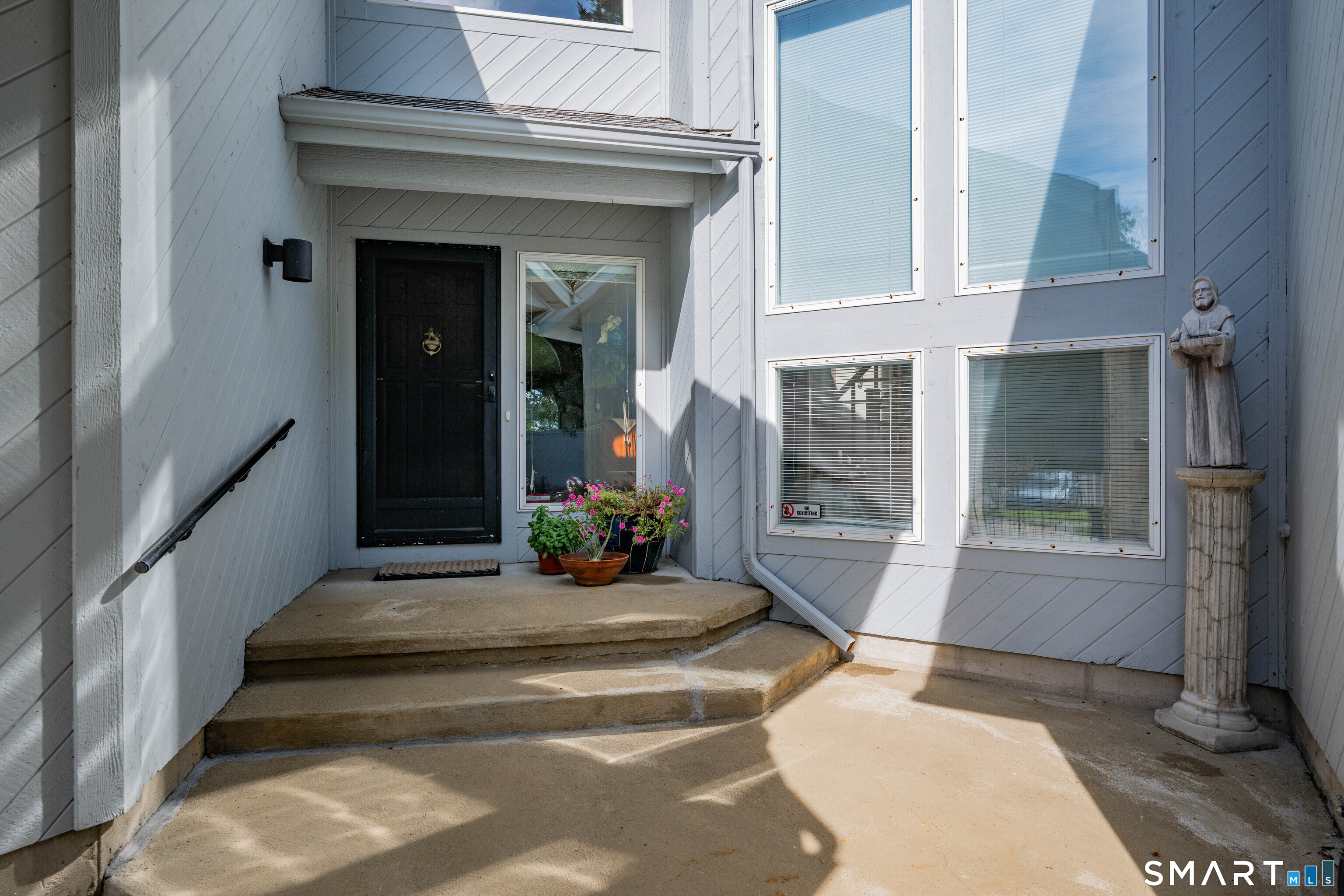 154 Suncrest Court Property Photo 6