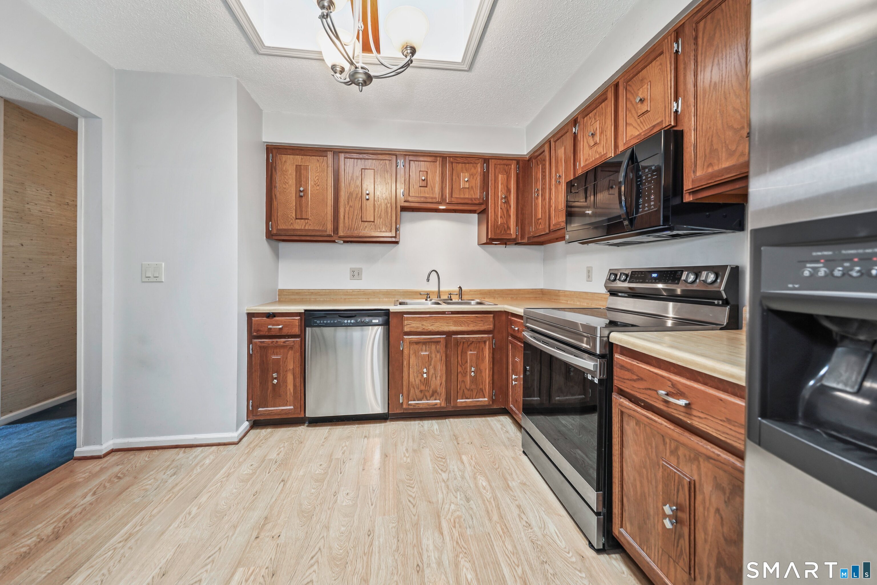 123 Queens 123 Road Property Photo 3