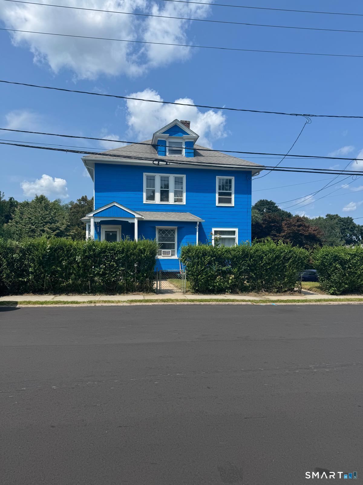 75 Willetts Avenue Property Photo 4