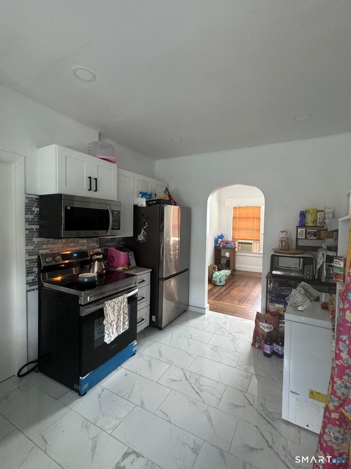 75 Willetts Avenue Property Photo 9