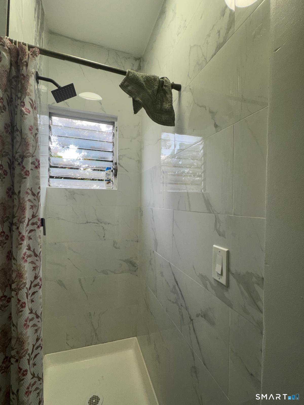 75 Willetts Avenue Property Photo 18