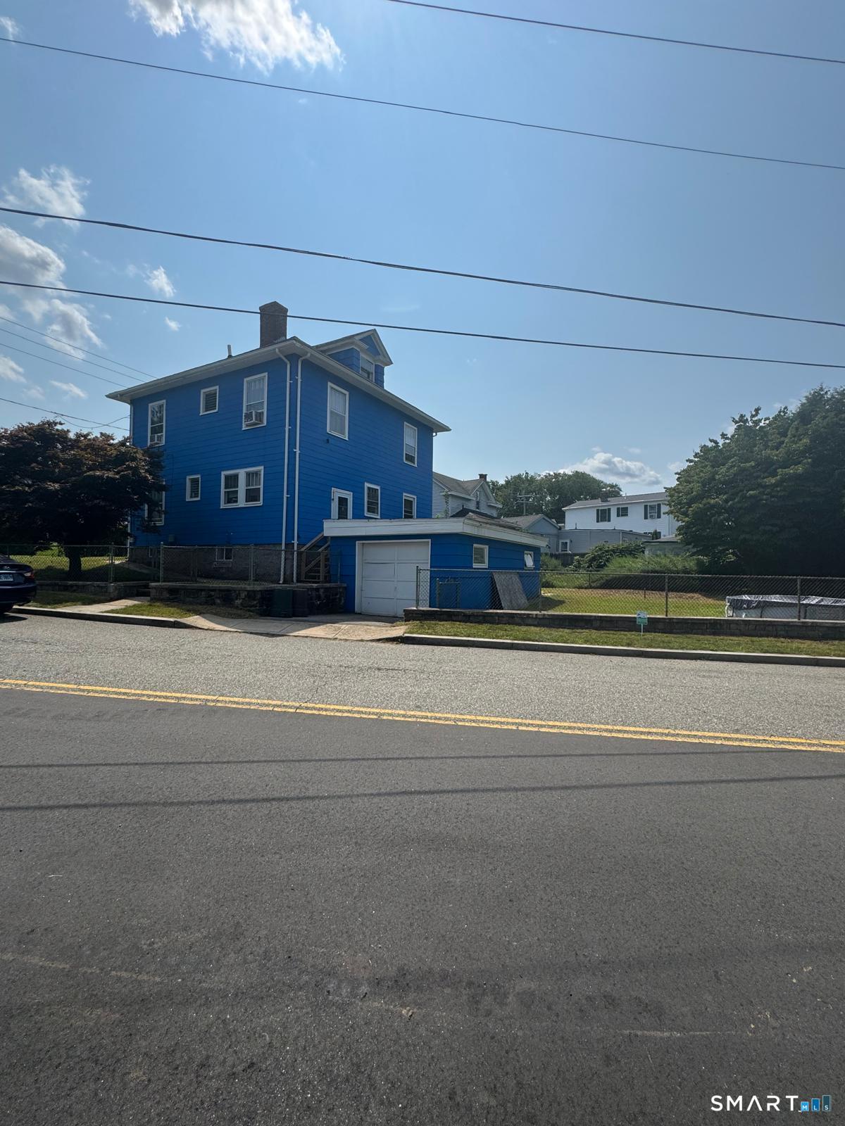 75 Willetts Avenue Property Photo 20