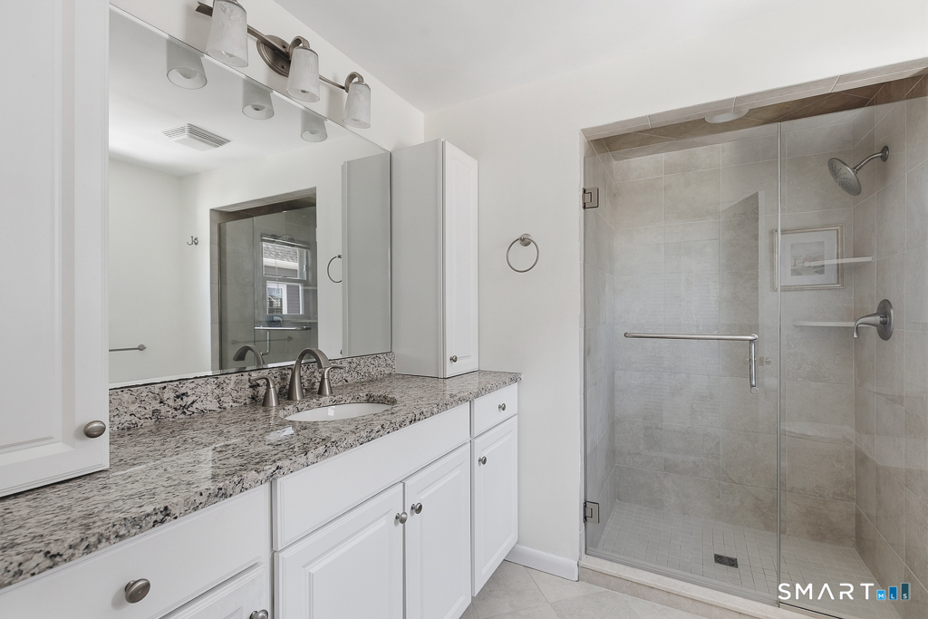 21 Dixon B Street Property Photo 8