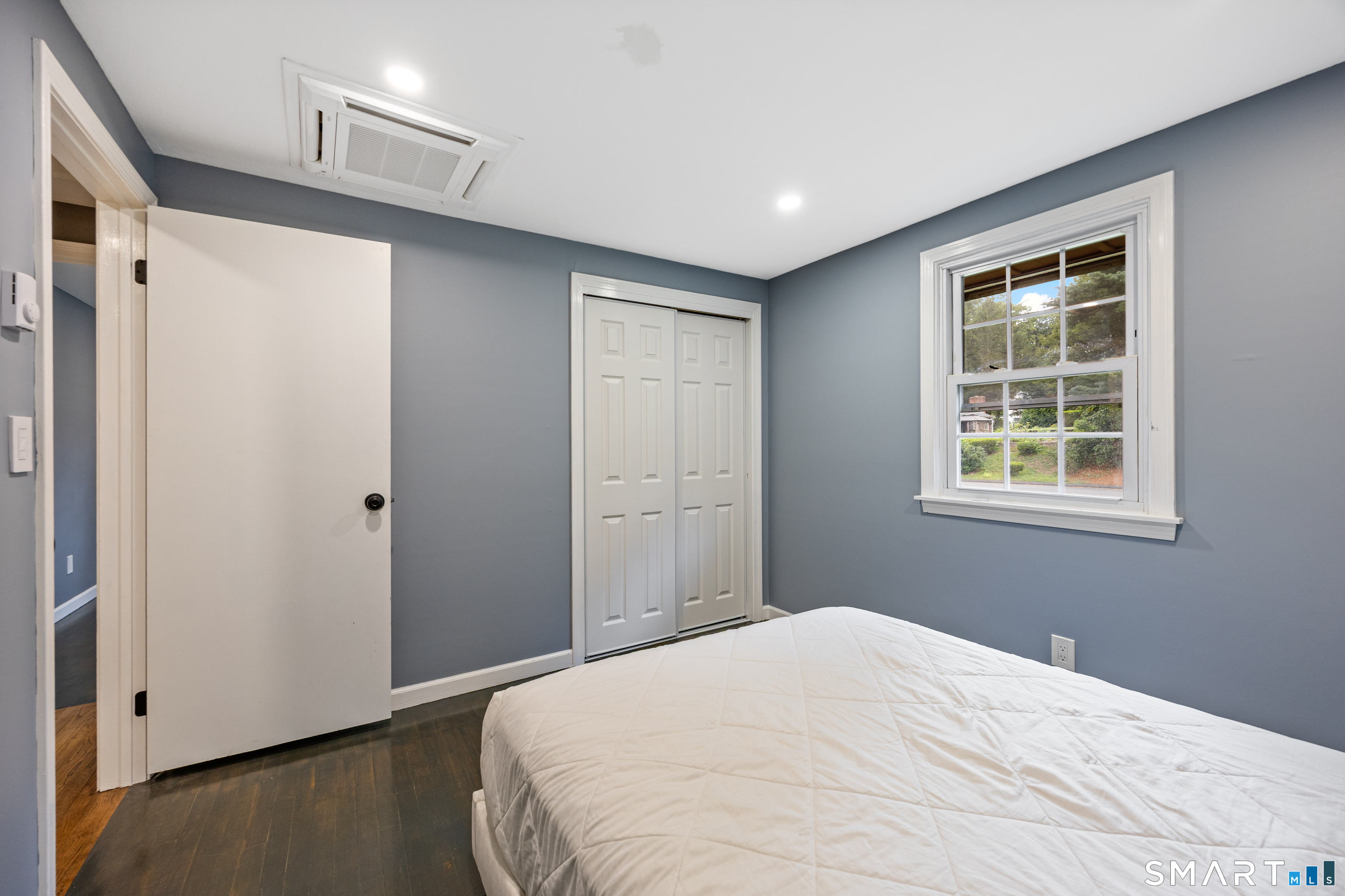 14 Glen Hollow Drive Property Photo 16