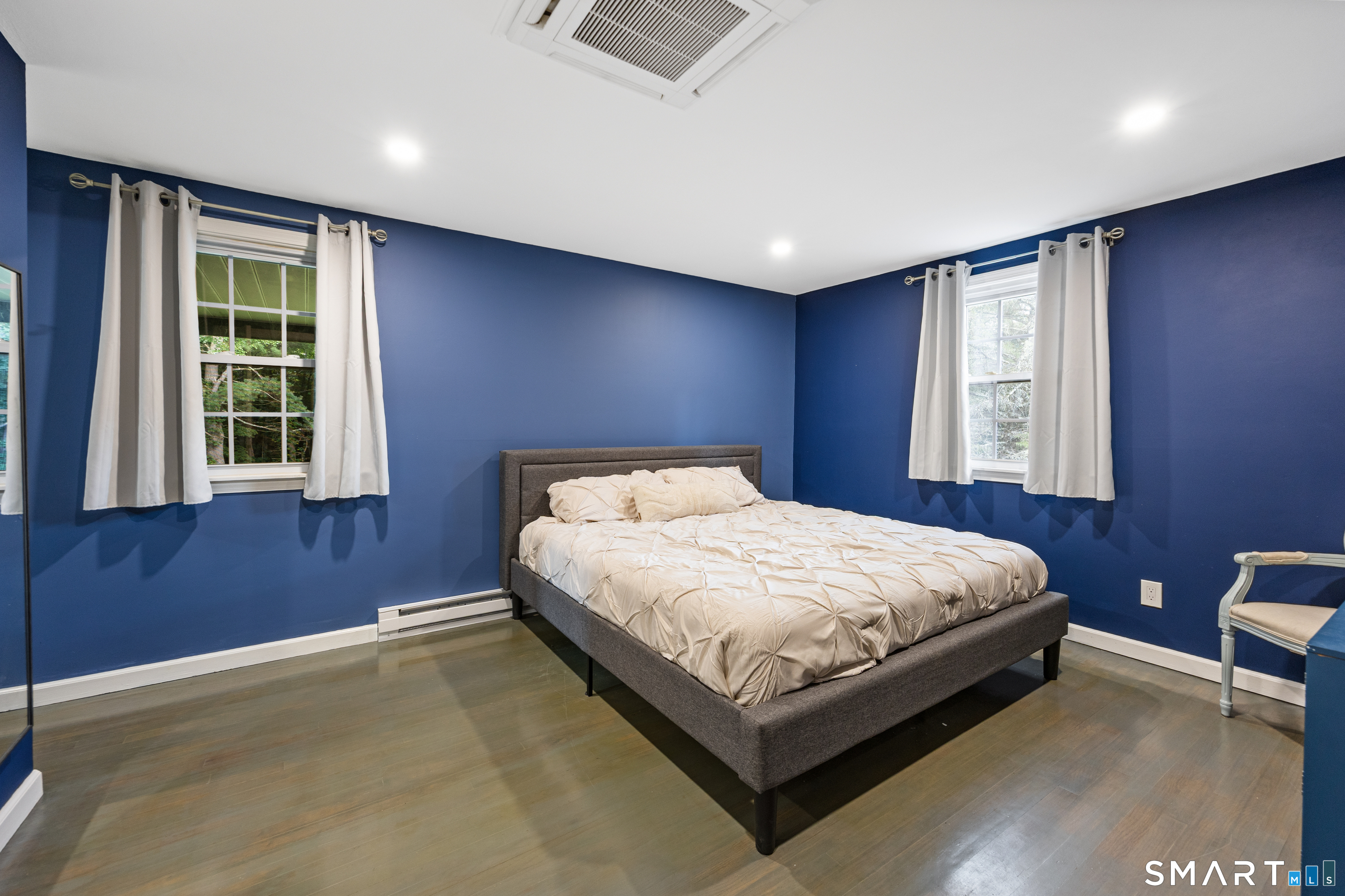 14 Glen Hollow Drive Property Photo 17